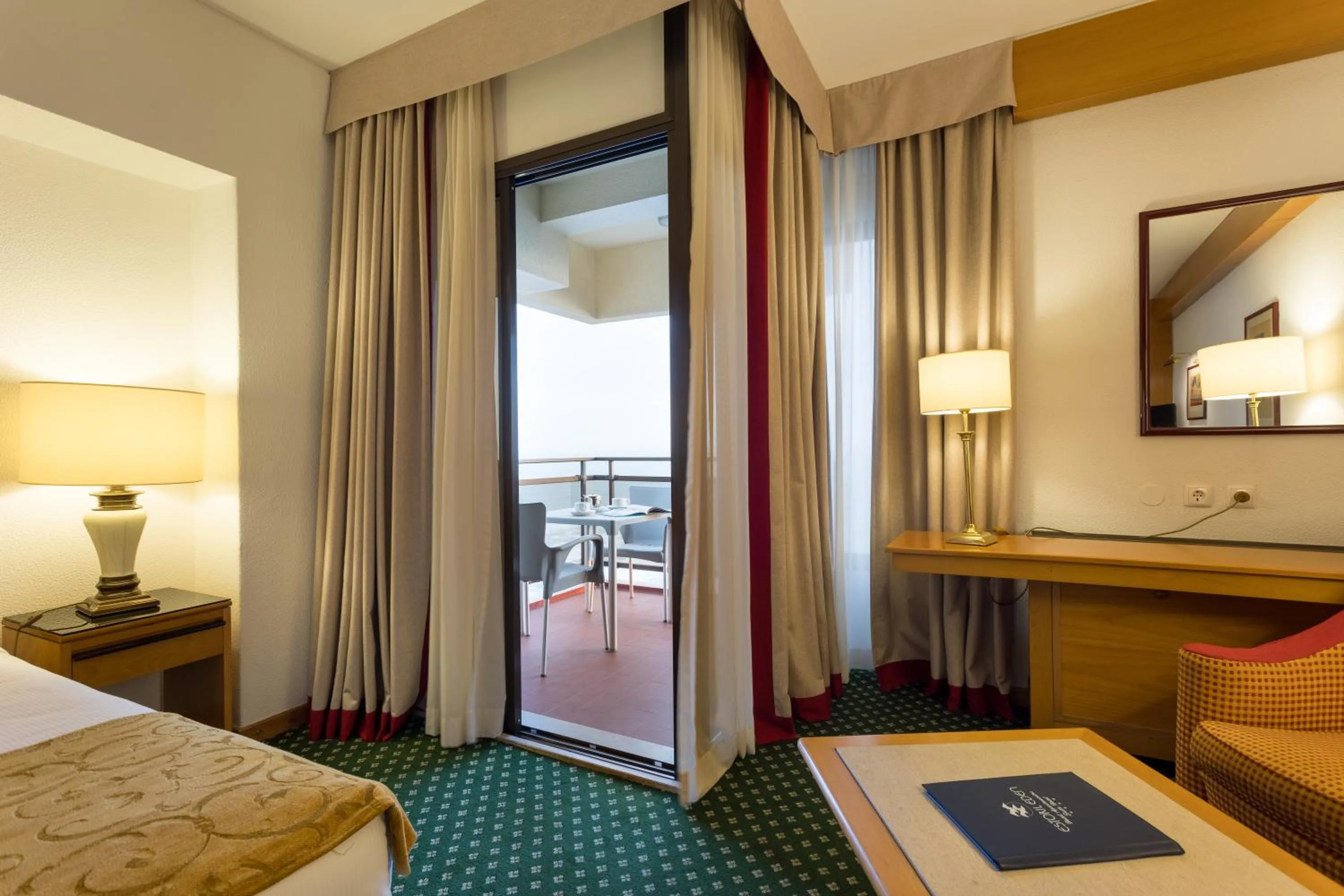 Bedroom in Hotel Estoril Eden