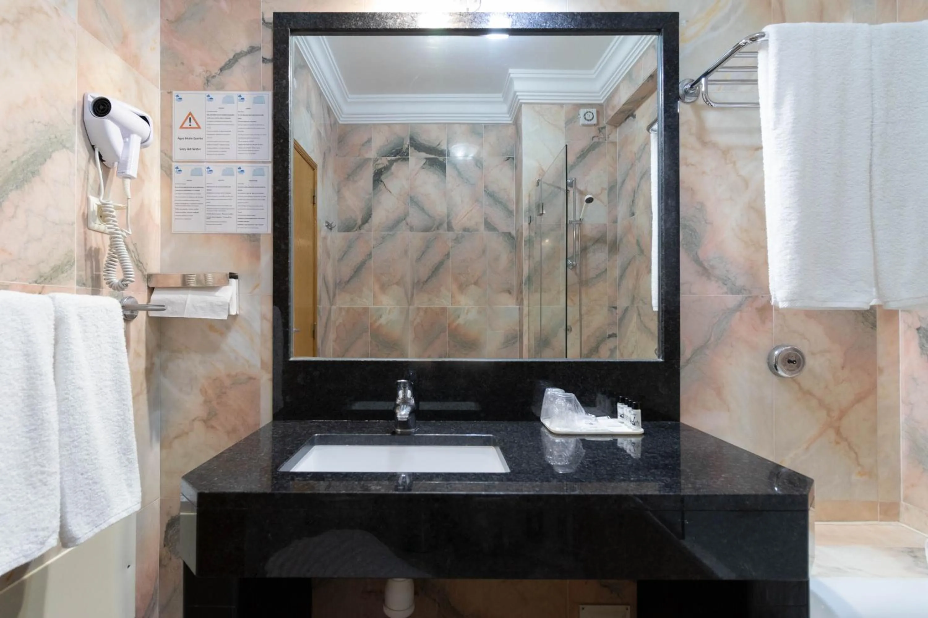 Toilet in Hotel Maritur - Adults Only