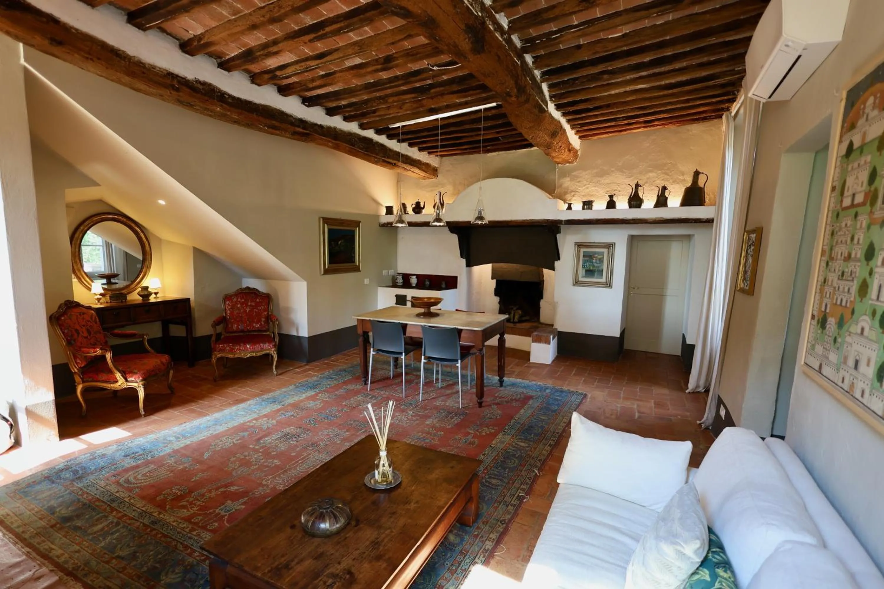 Living room in Ca' Bianca Tuscany Relais