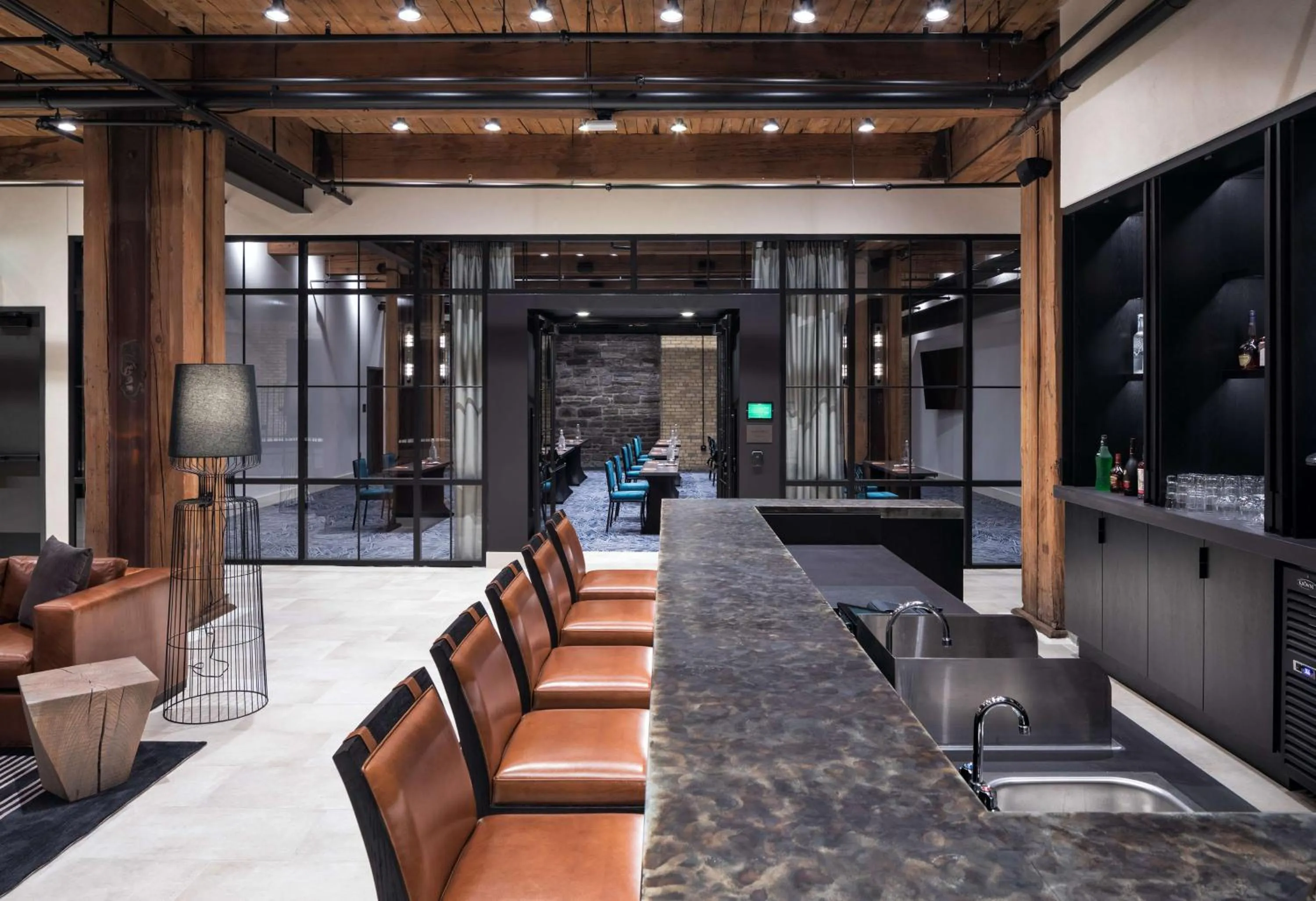 Lounge or bar in Canopy by Hilton Minneapolis Mill District