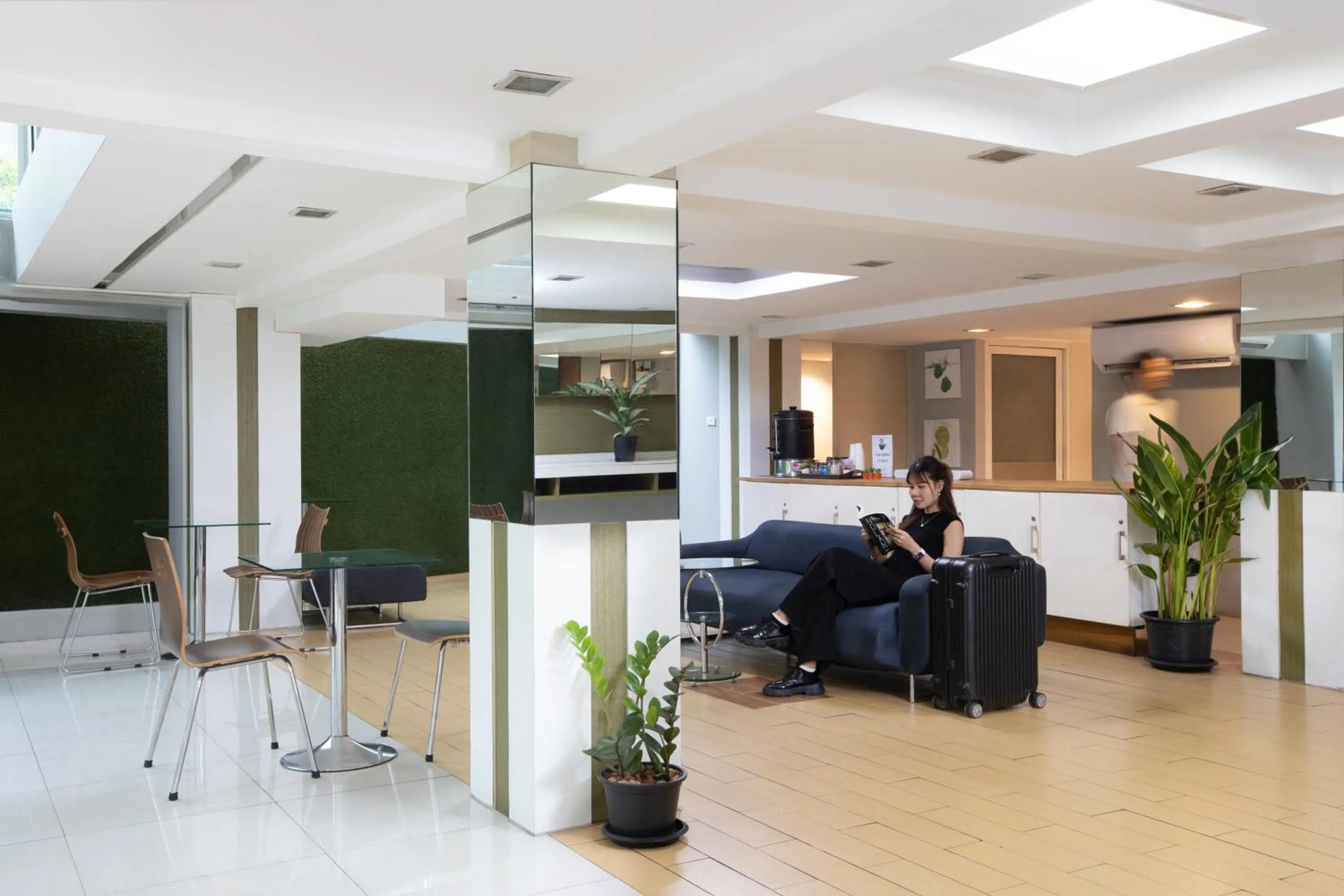 Lobby or reception in Nantra Sukhumvit 39