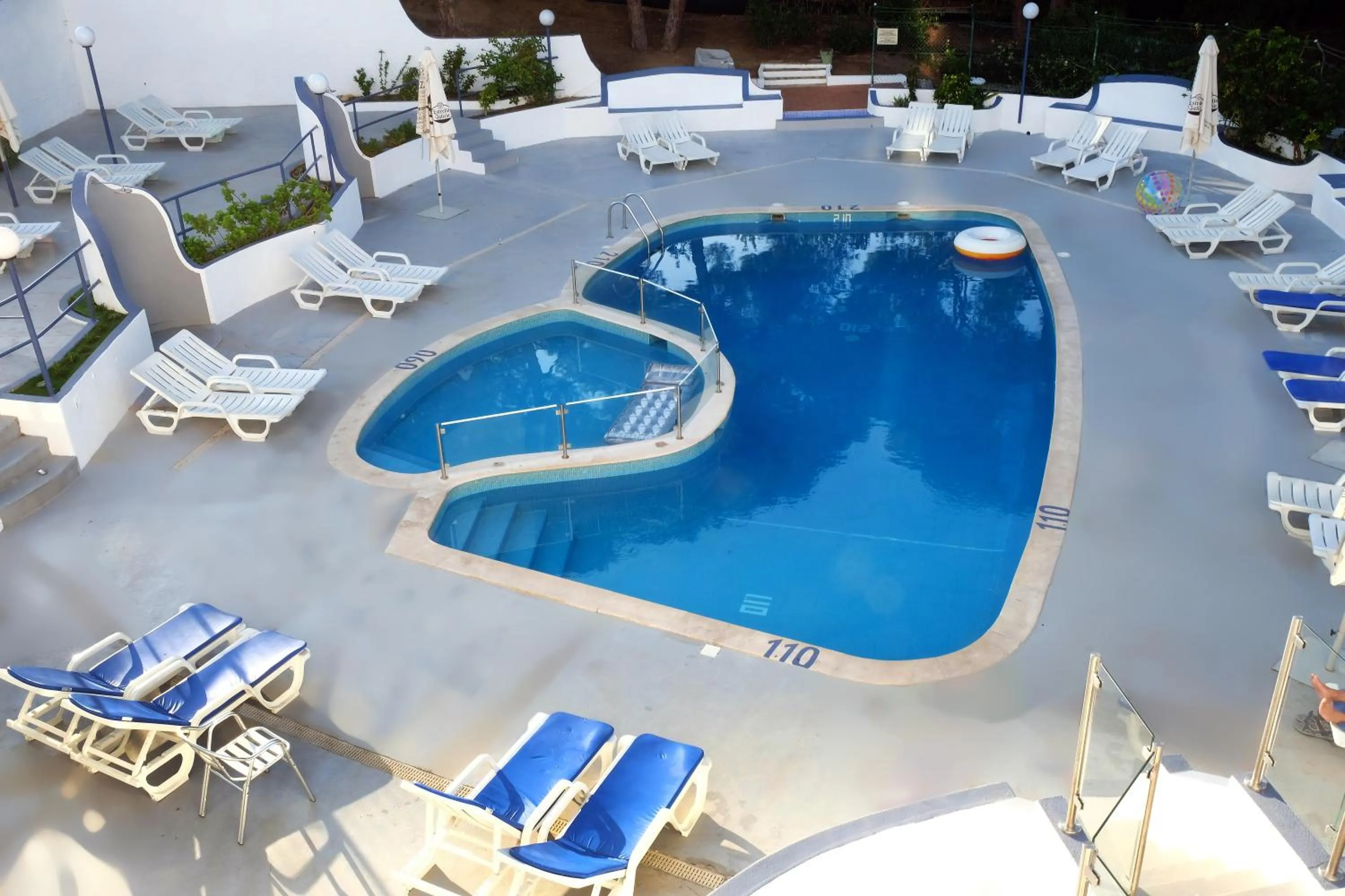 Swimming pool in Apartamentos Turisticos Soldoiro