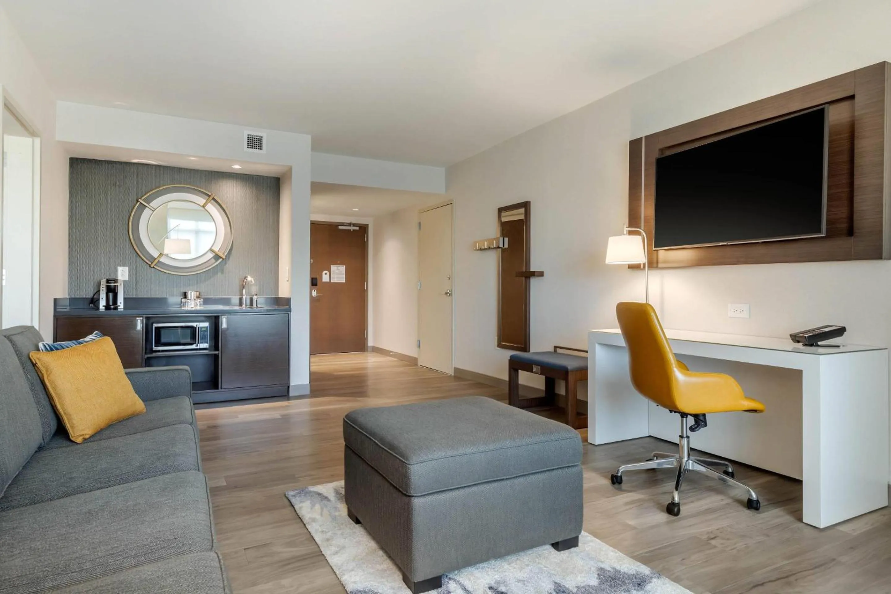 Bedroom in Cambria Hotel Charleston Riverview