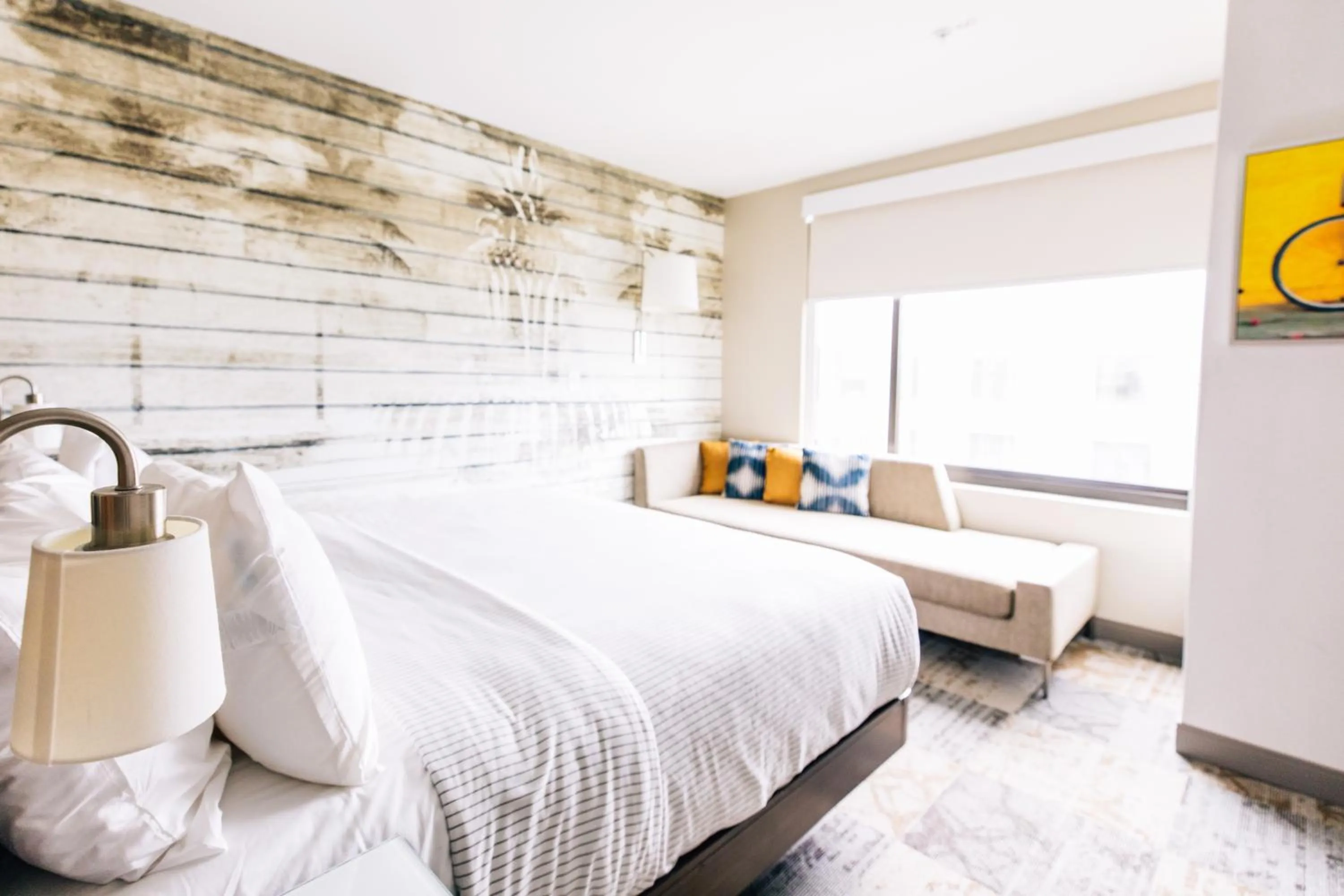 Bedroom, Bed in DoubleTree by Hilton Charleston Riverview