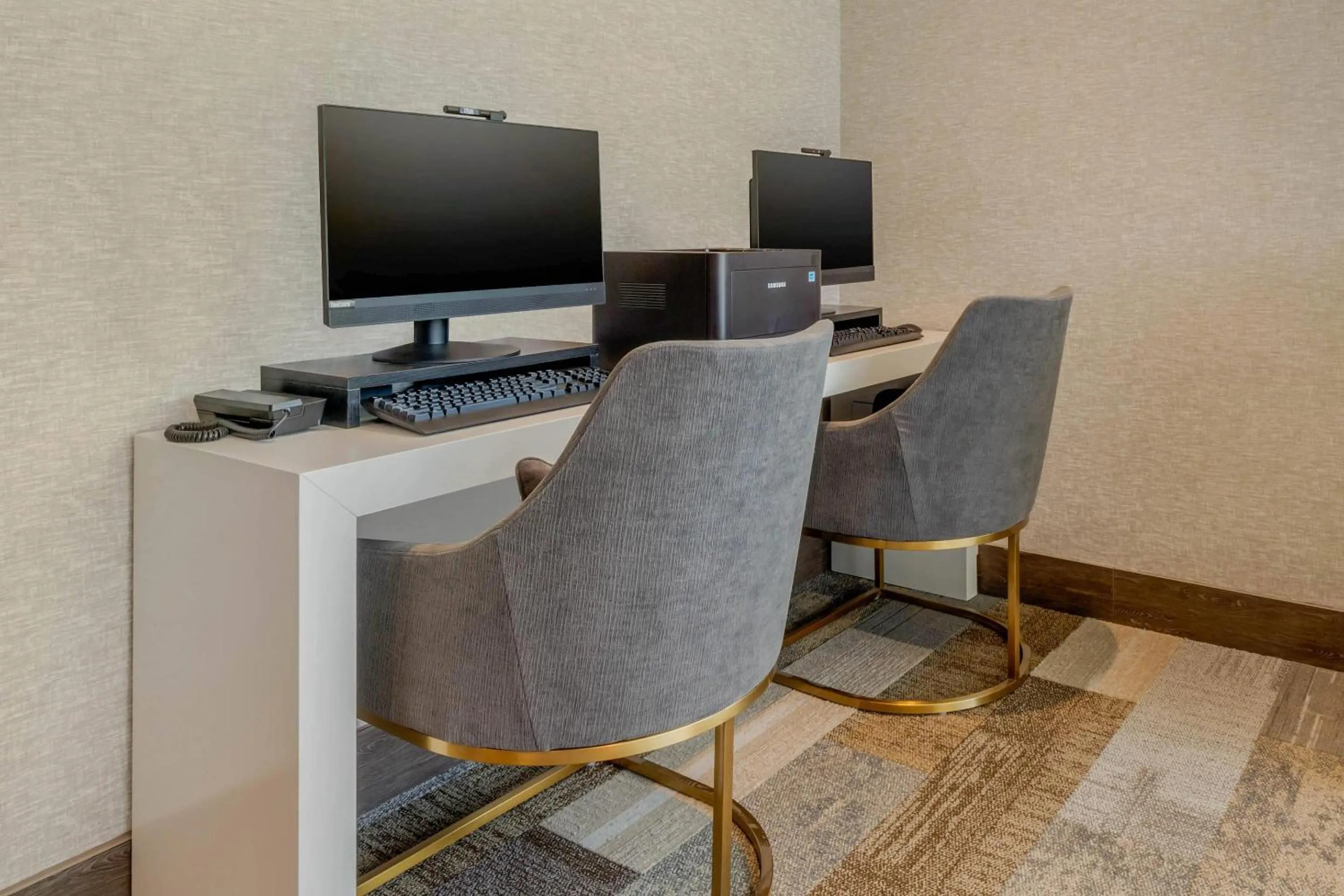 Business facilities in Cambria Hotel Charleston Riverview