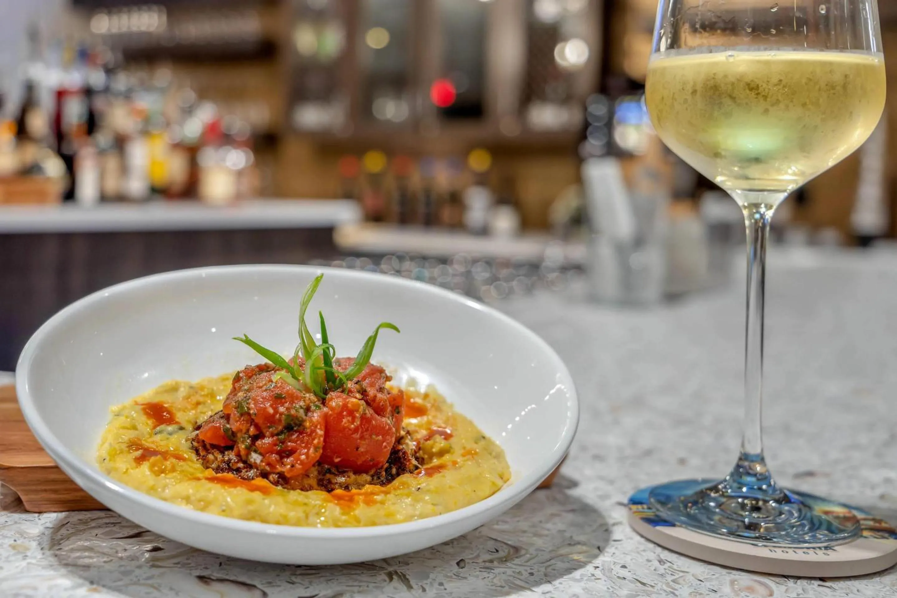 Restaurant/places to eat in Cambria Hotel Charleston Riverview