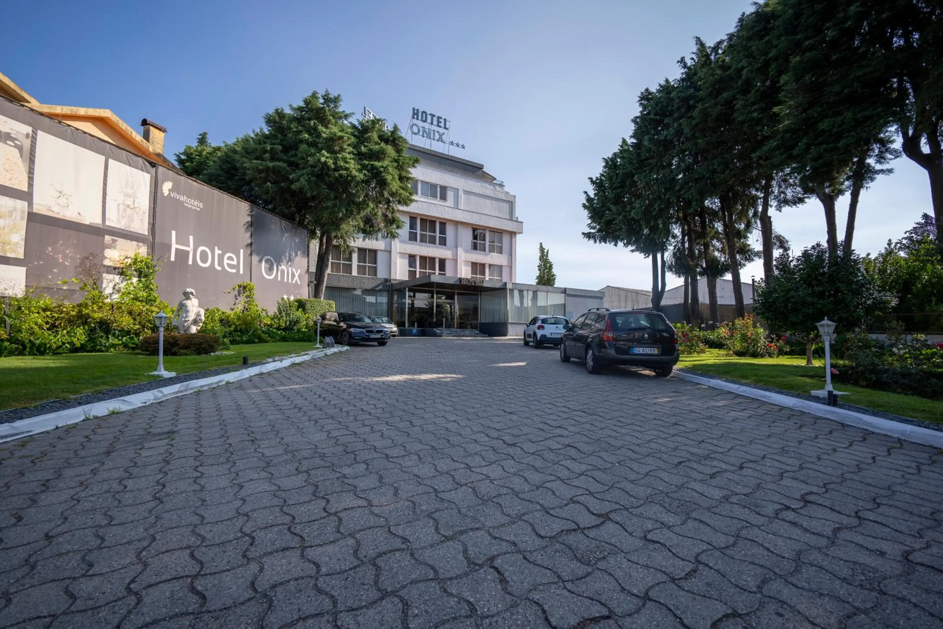 Property building in Hotel Onix