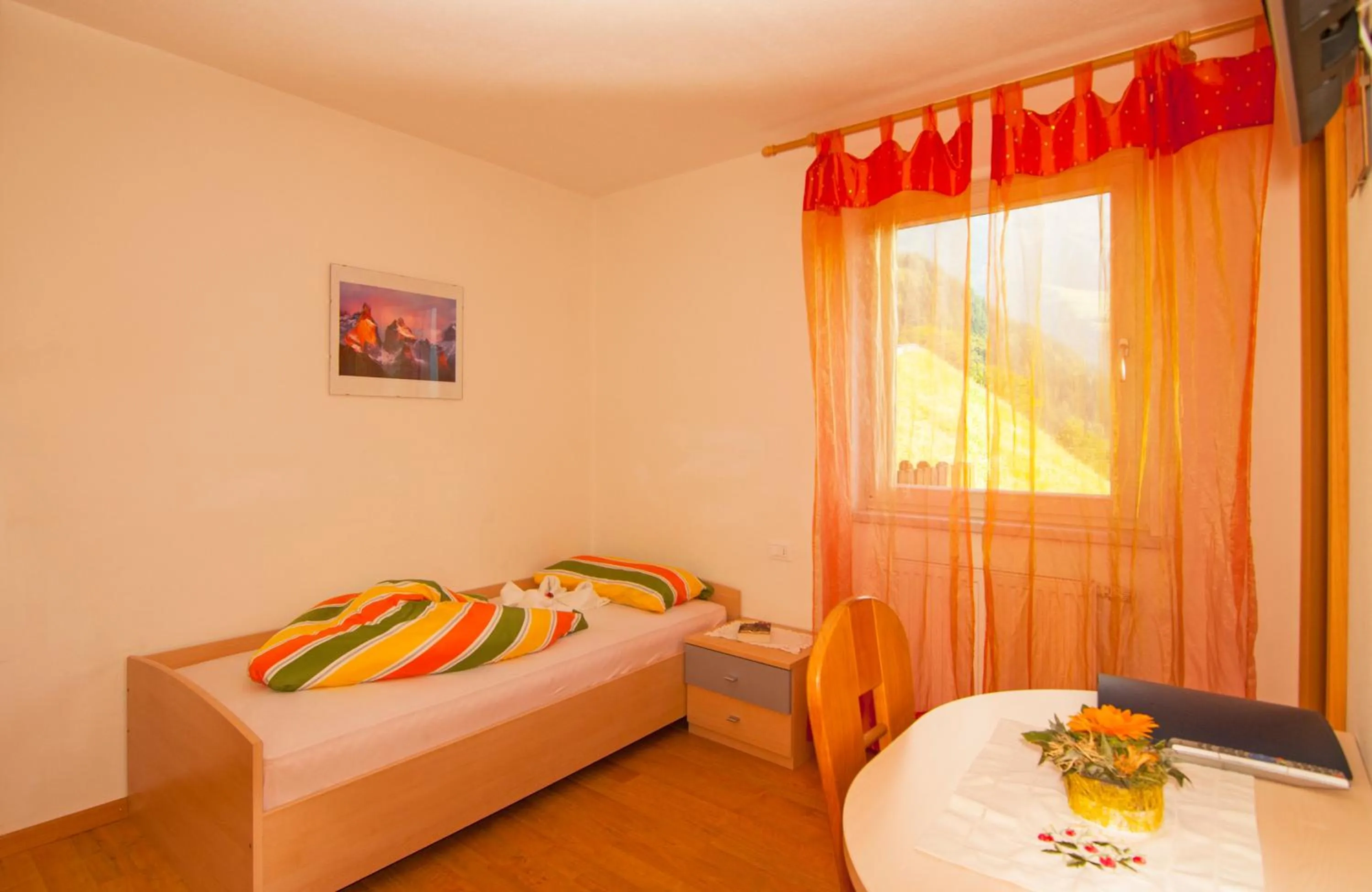 Bedroom, Bed in Gasthaus Jaufenblick