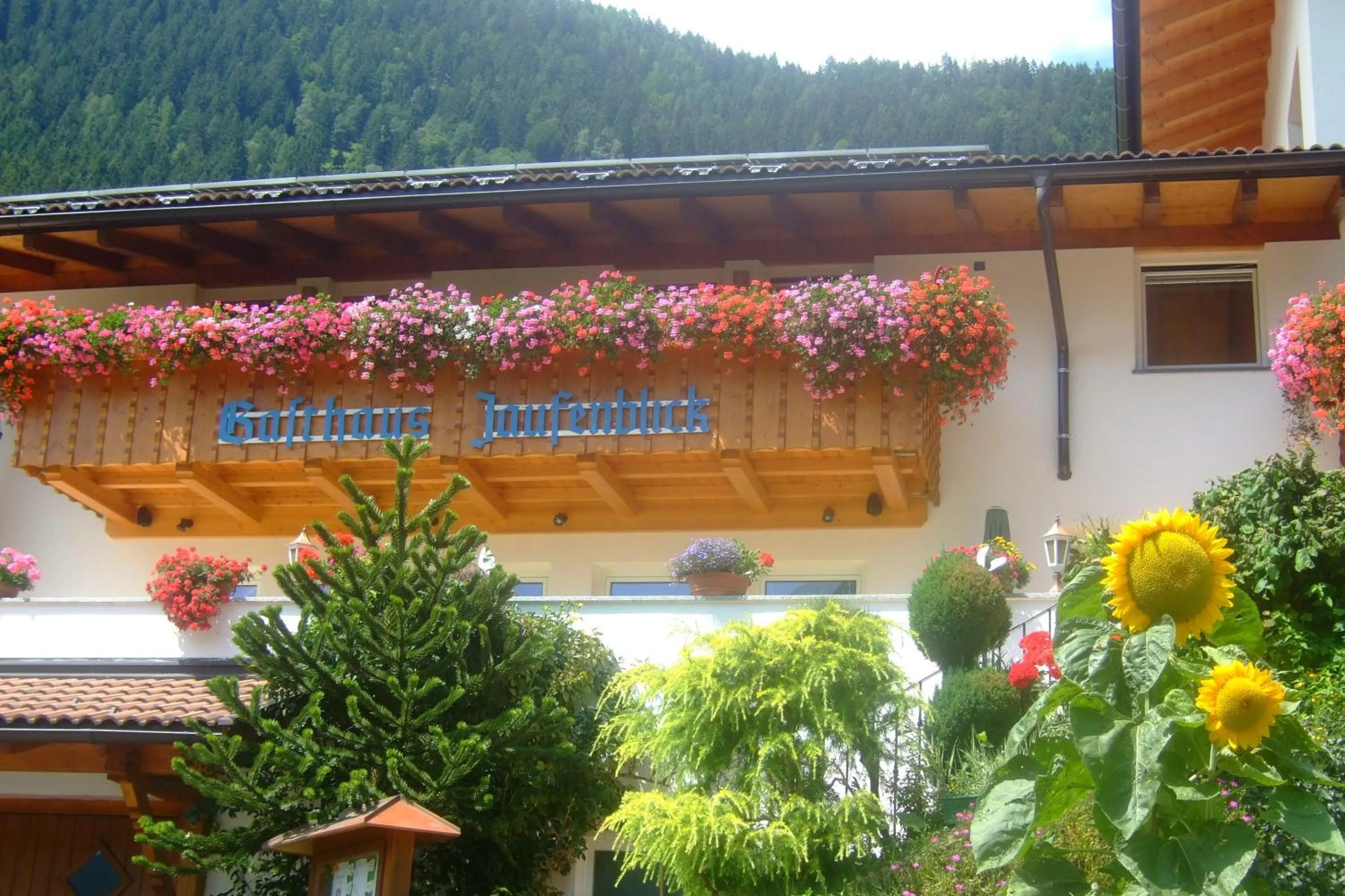 Facade/entrance in Gasthaus Jaufenblick