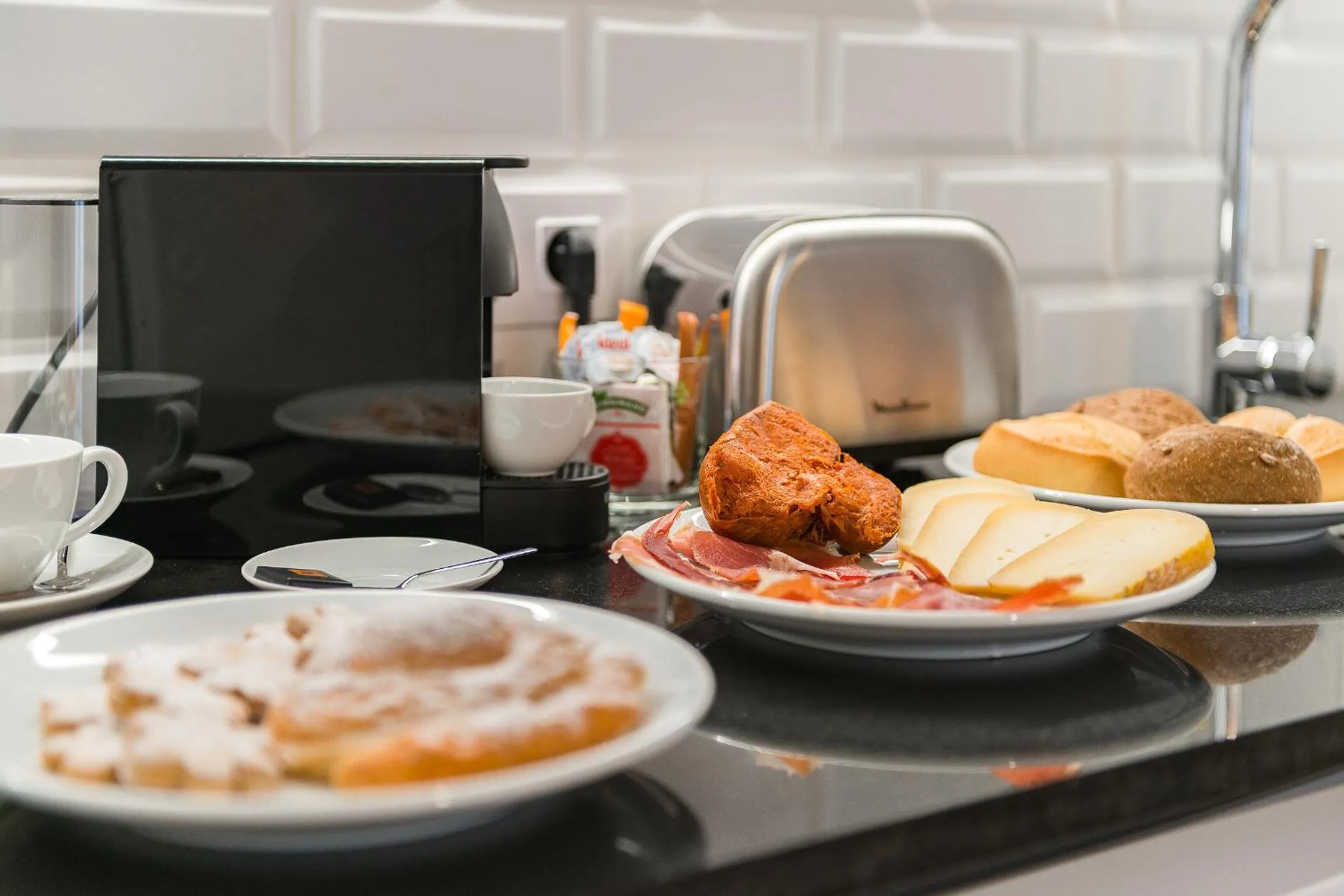 Breakfast in Divina Suites Hotel Boutique - Adults only