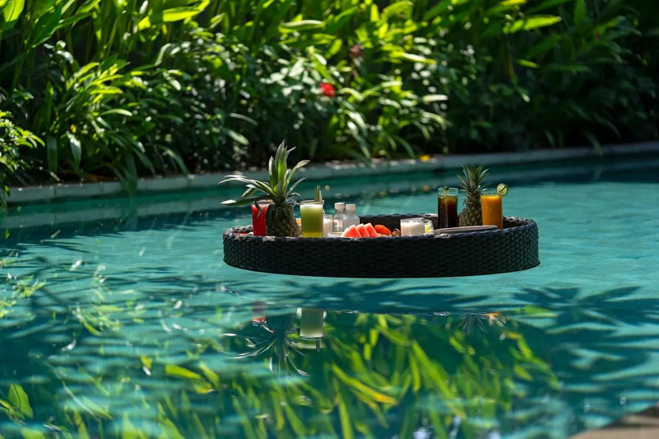 Food and drinks in The Kemilau Hotel & Villa Canggu Bali