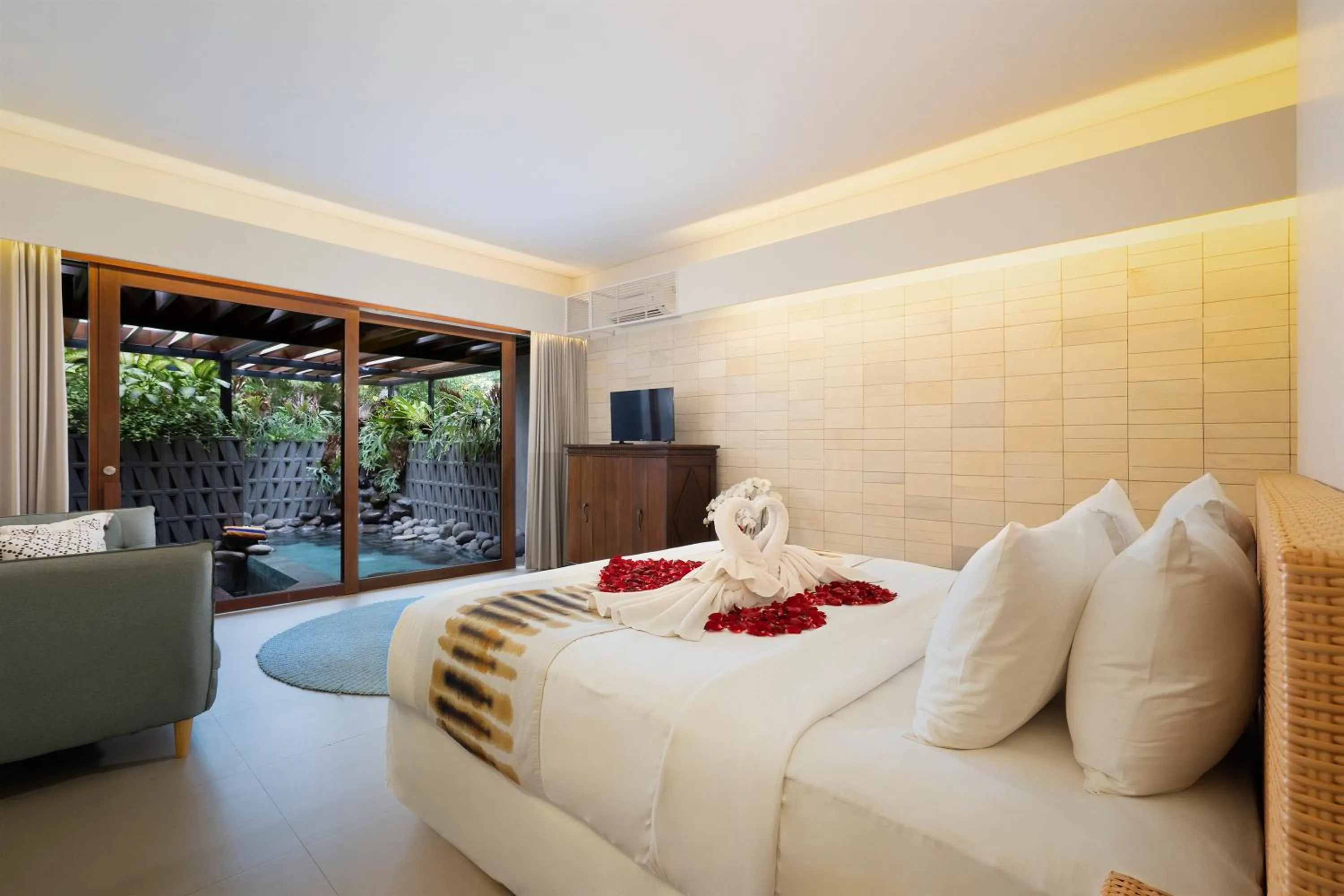 Bed in The Kemilau Hotel & Villa Canggu Bali