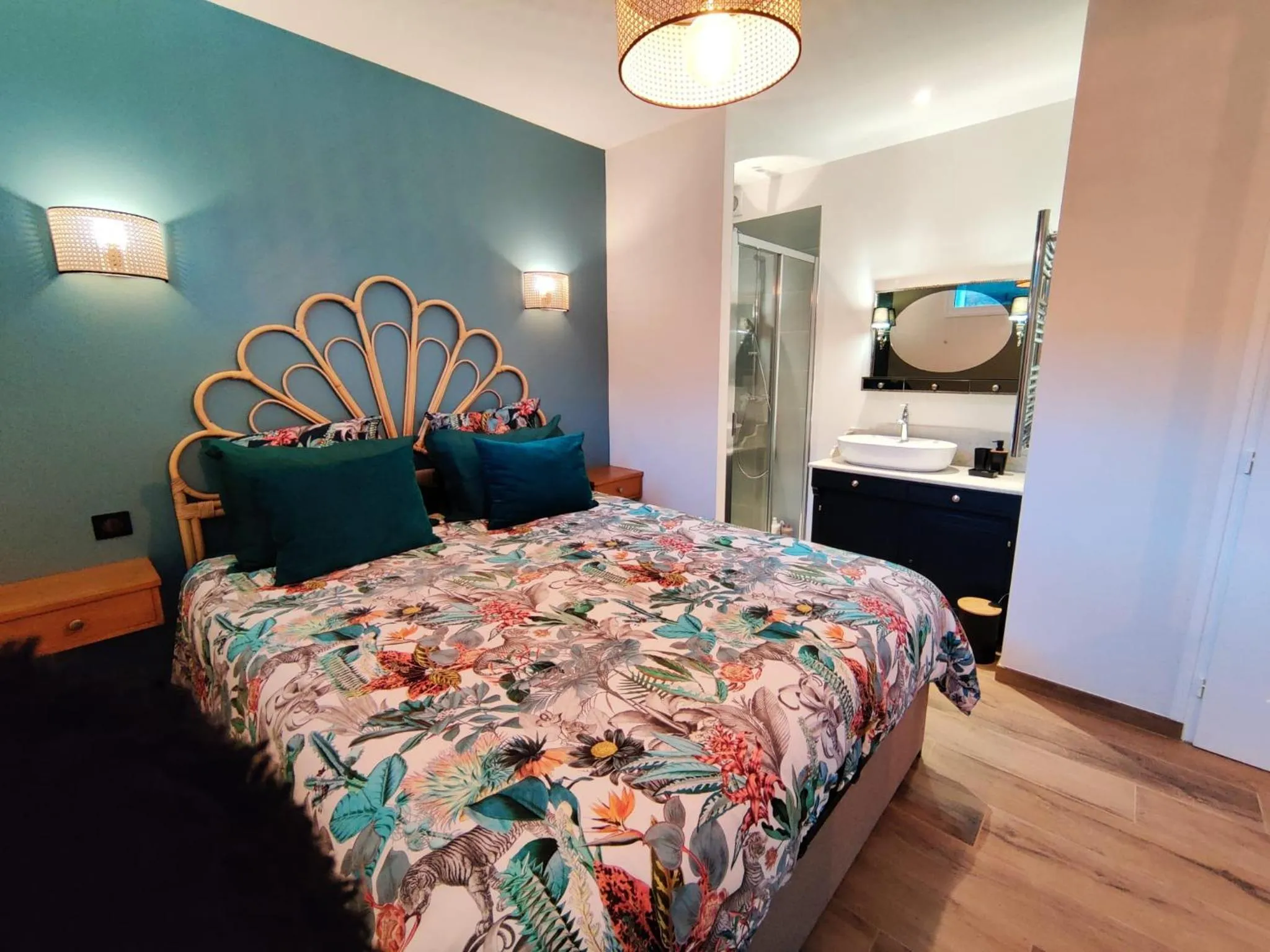 Photo of the whole room, Bed in La Closerie