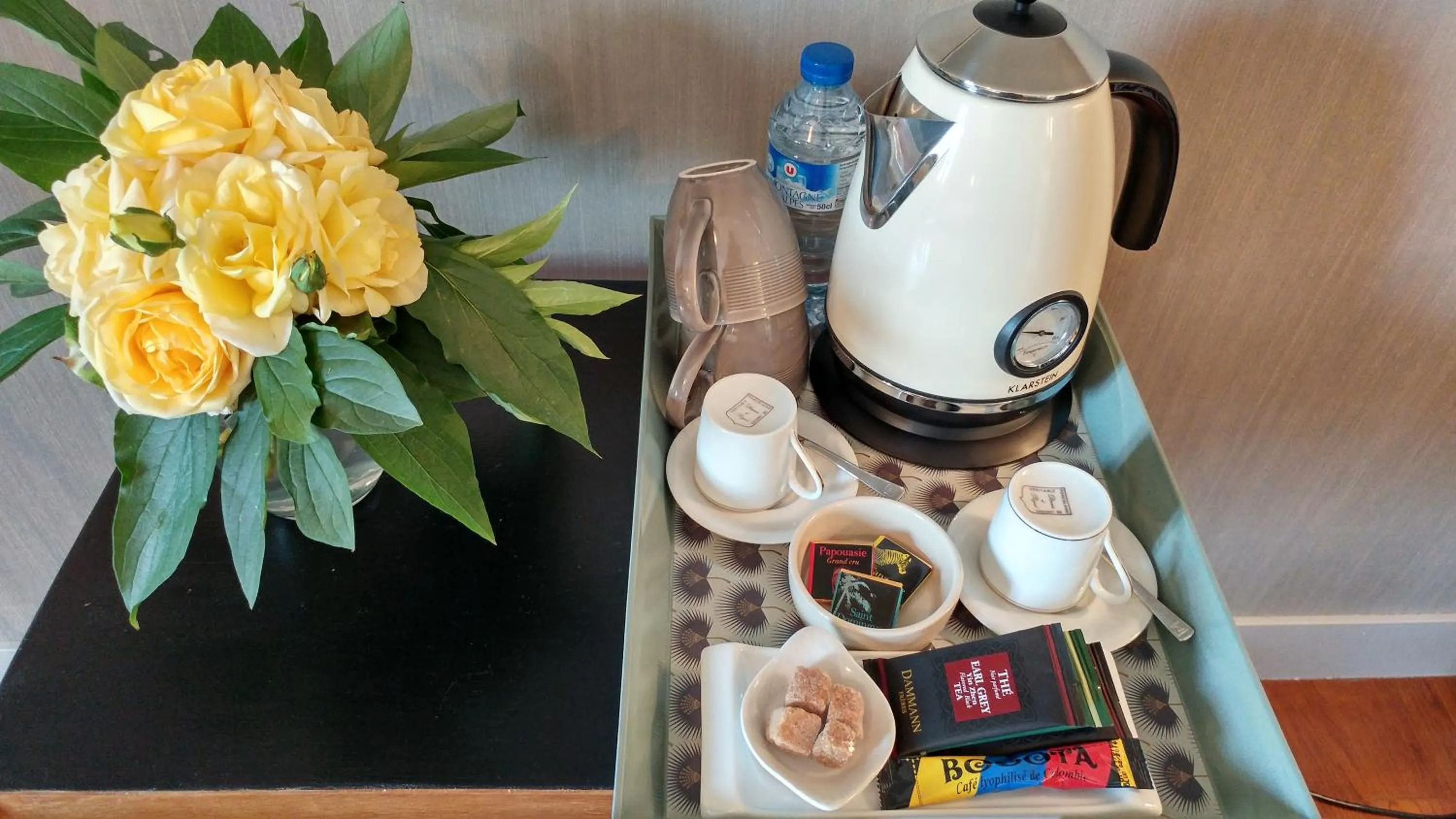 Coffee/tea facilities in La Closerie