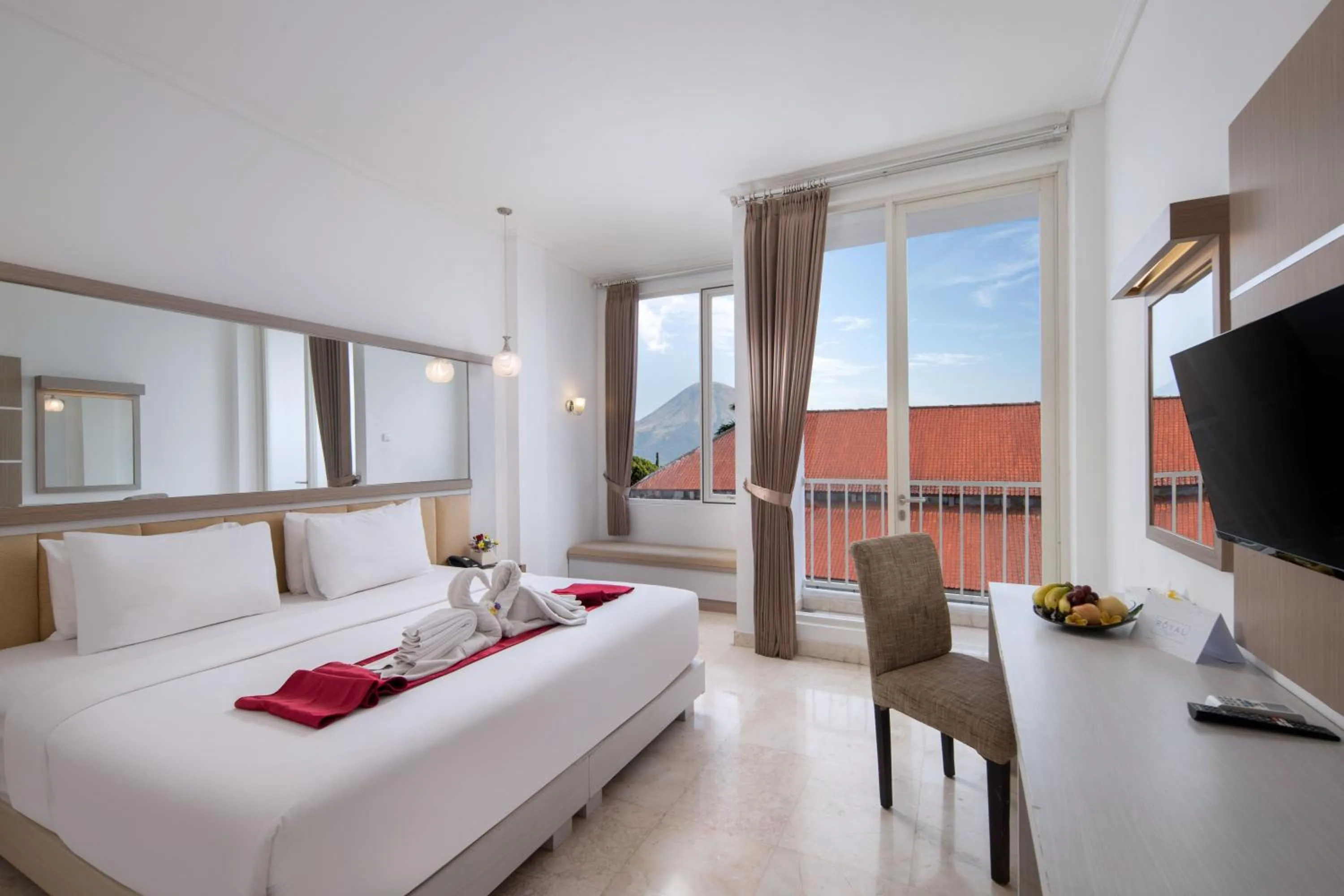 Bedroom, Bed in Royal Hotel and Villas Trawas