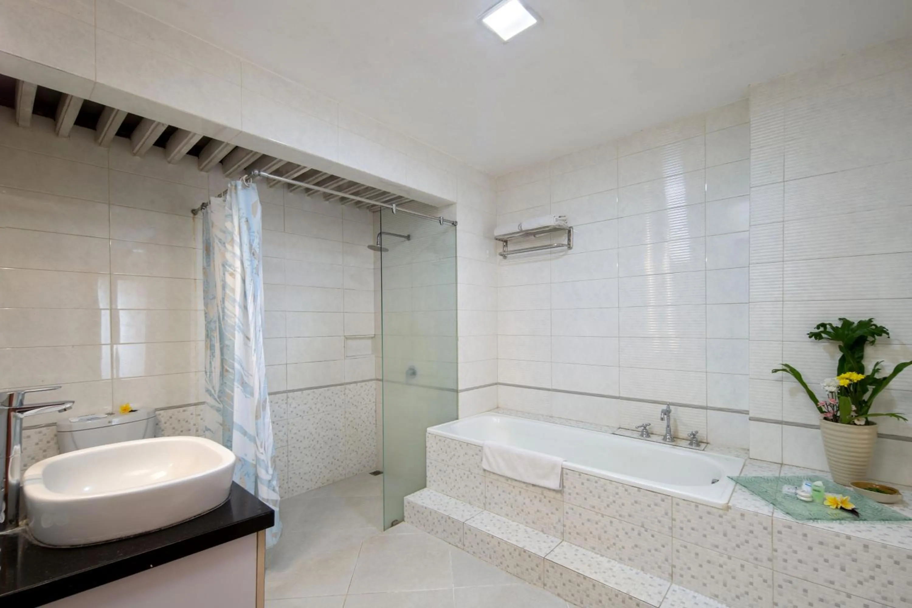 Bathroom in Royal Hotel and Villas Trawas