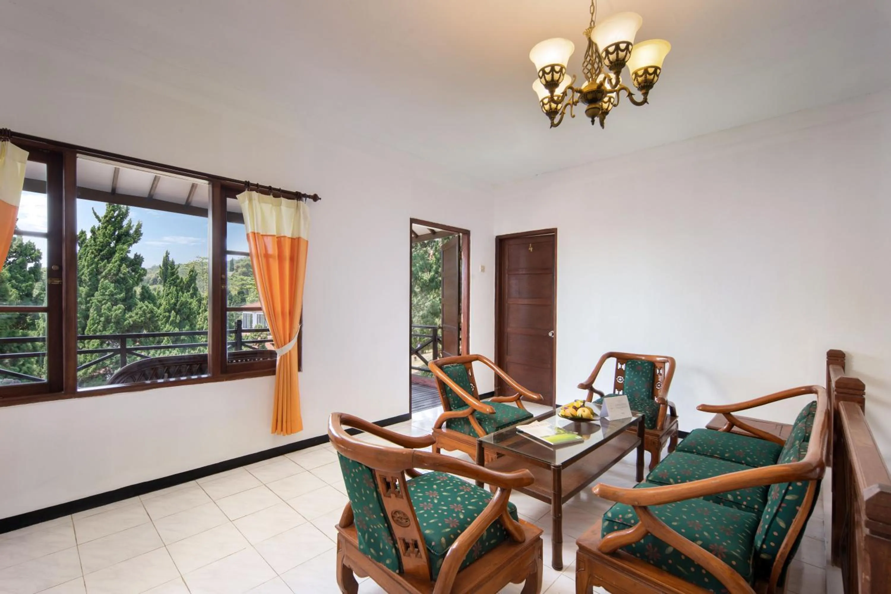 Living room in Royal Hotel and Villas Trawas