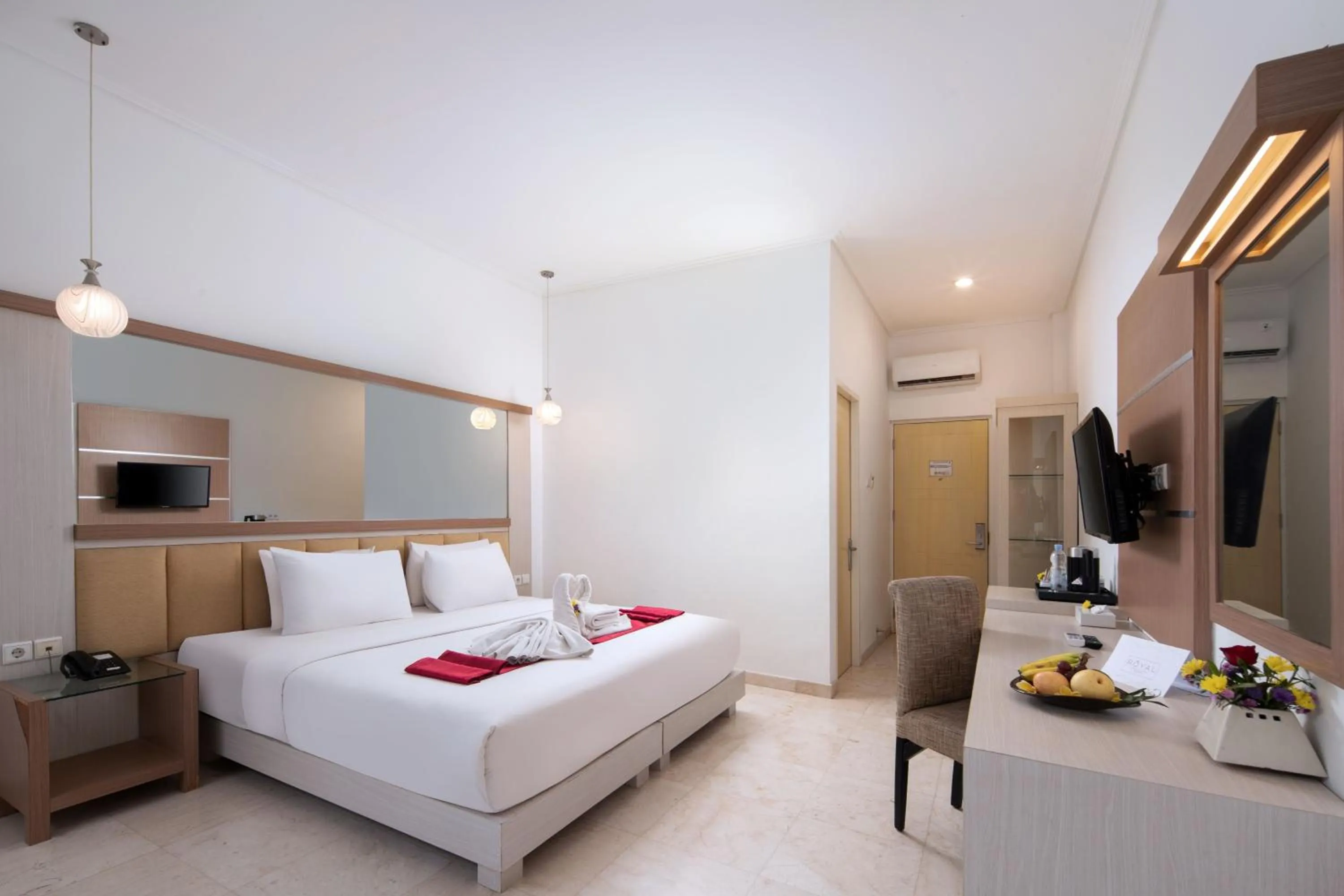 Bedroom, Bed in Royal Hotel and Villas Trawas