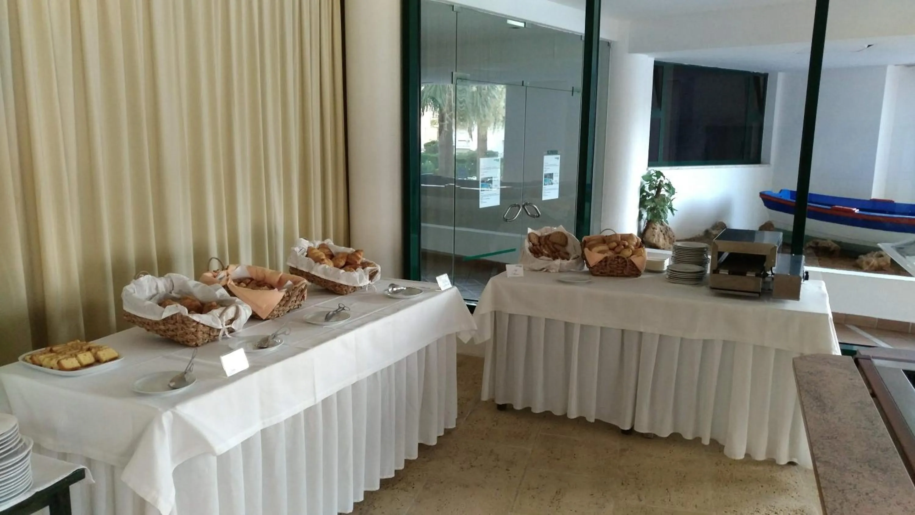 Breakfast in Ondamar Hotel Apartamentos