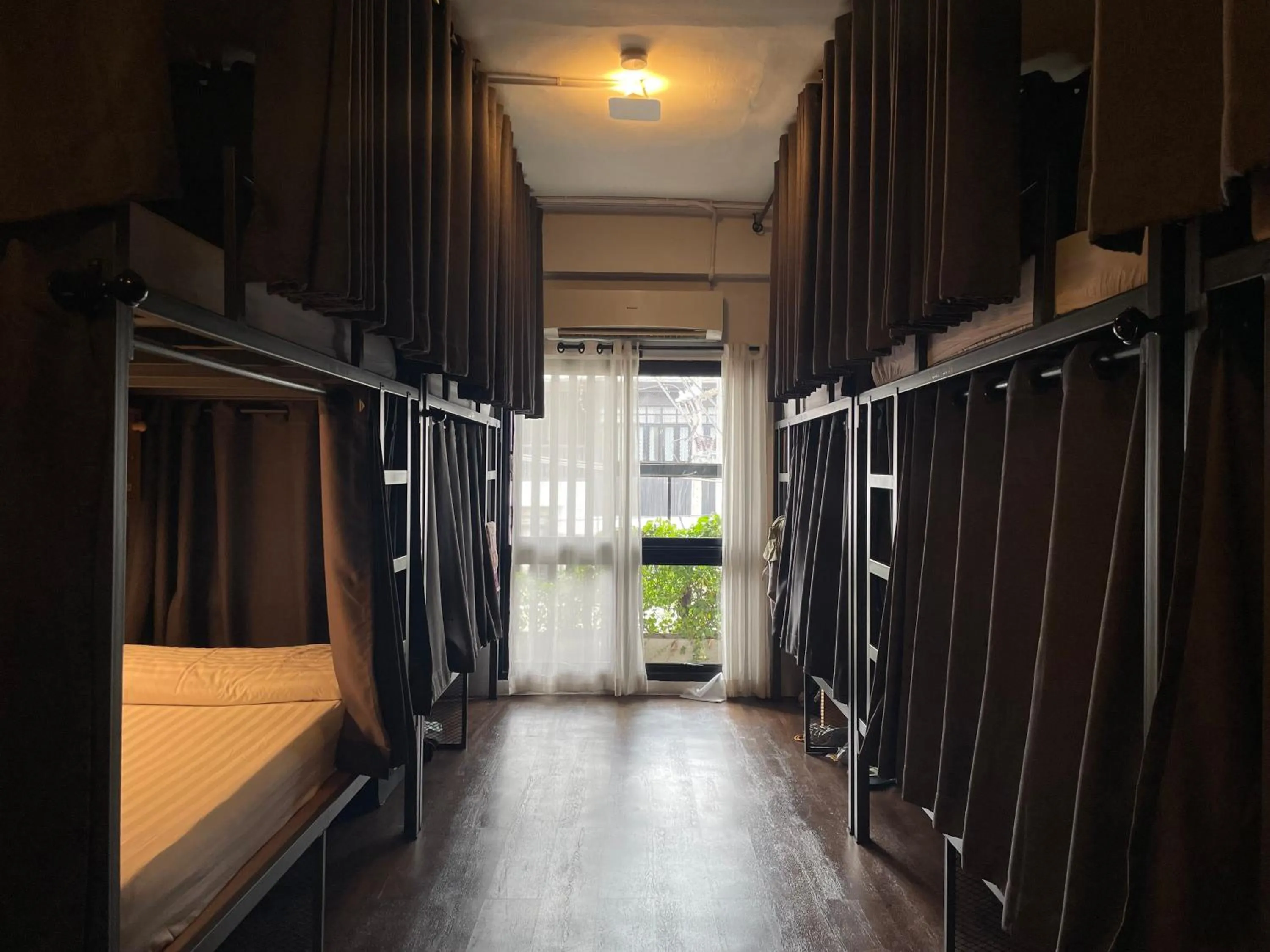 Photo of the whole room, Bed in Hobnob Hostel