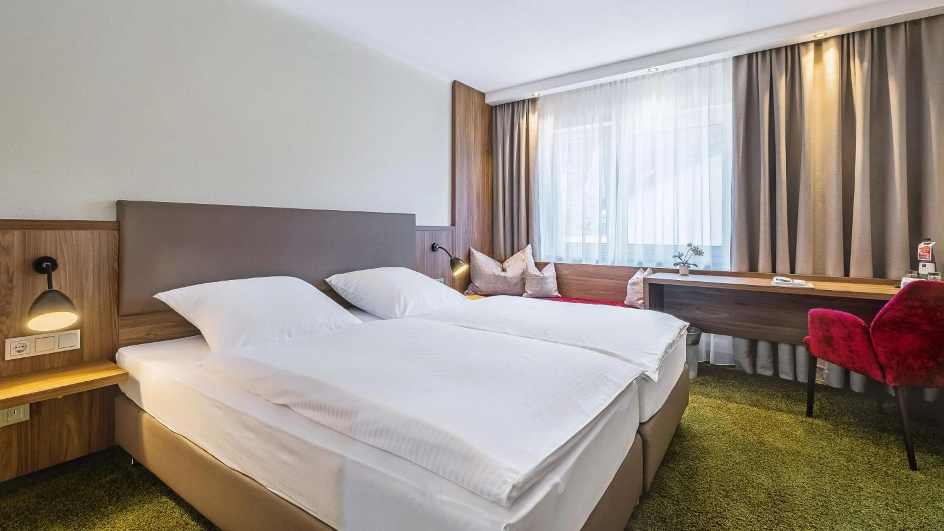 Bedroom, Bed in Dorint Parkhotel Siegen