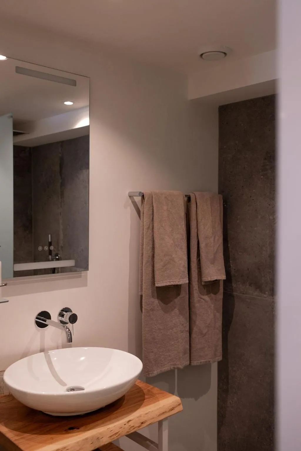 Bathroom in Boutique Hotel Elburg met Tapperij