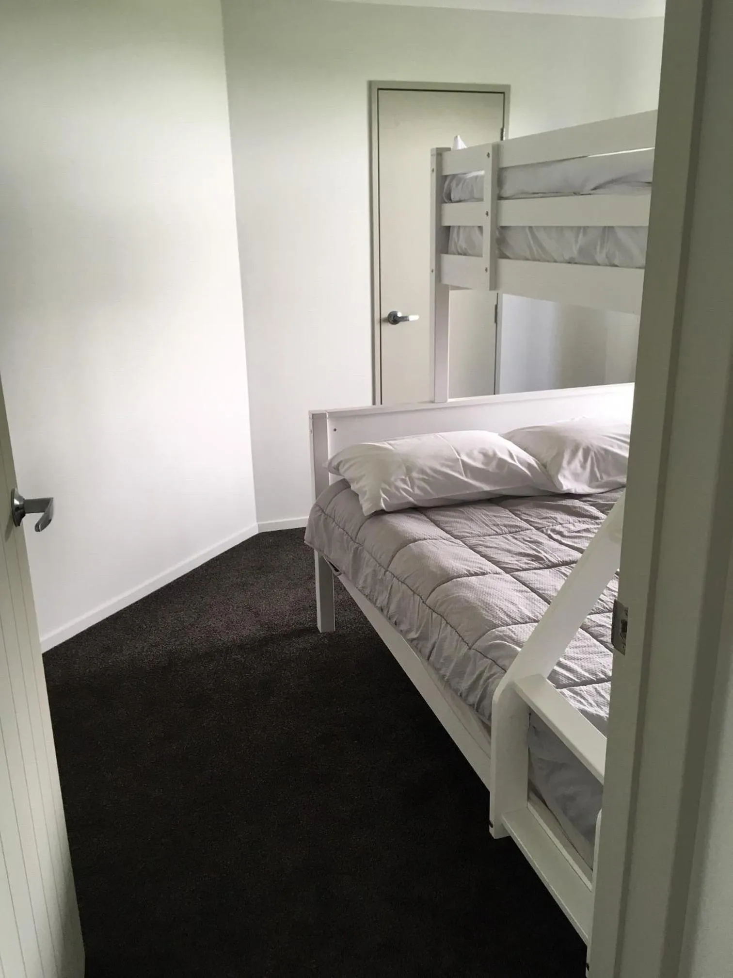 bunk bed, Bed in Baycourt Lakefront Motel