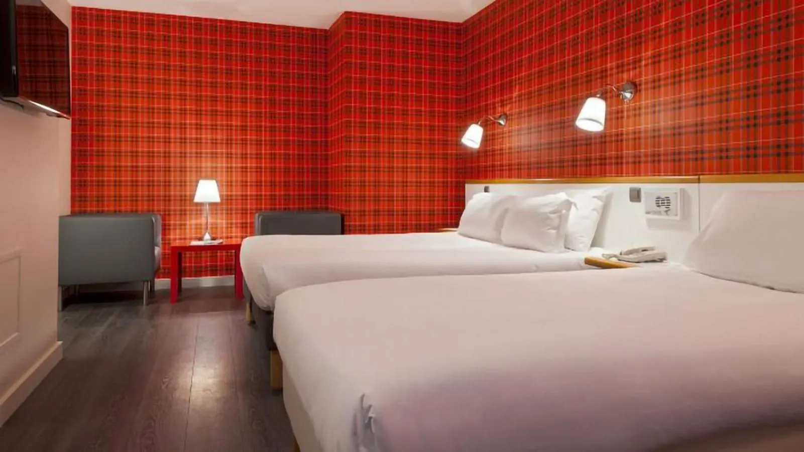 Bed in La Voile Rouge