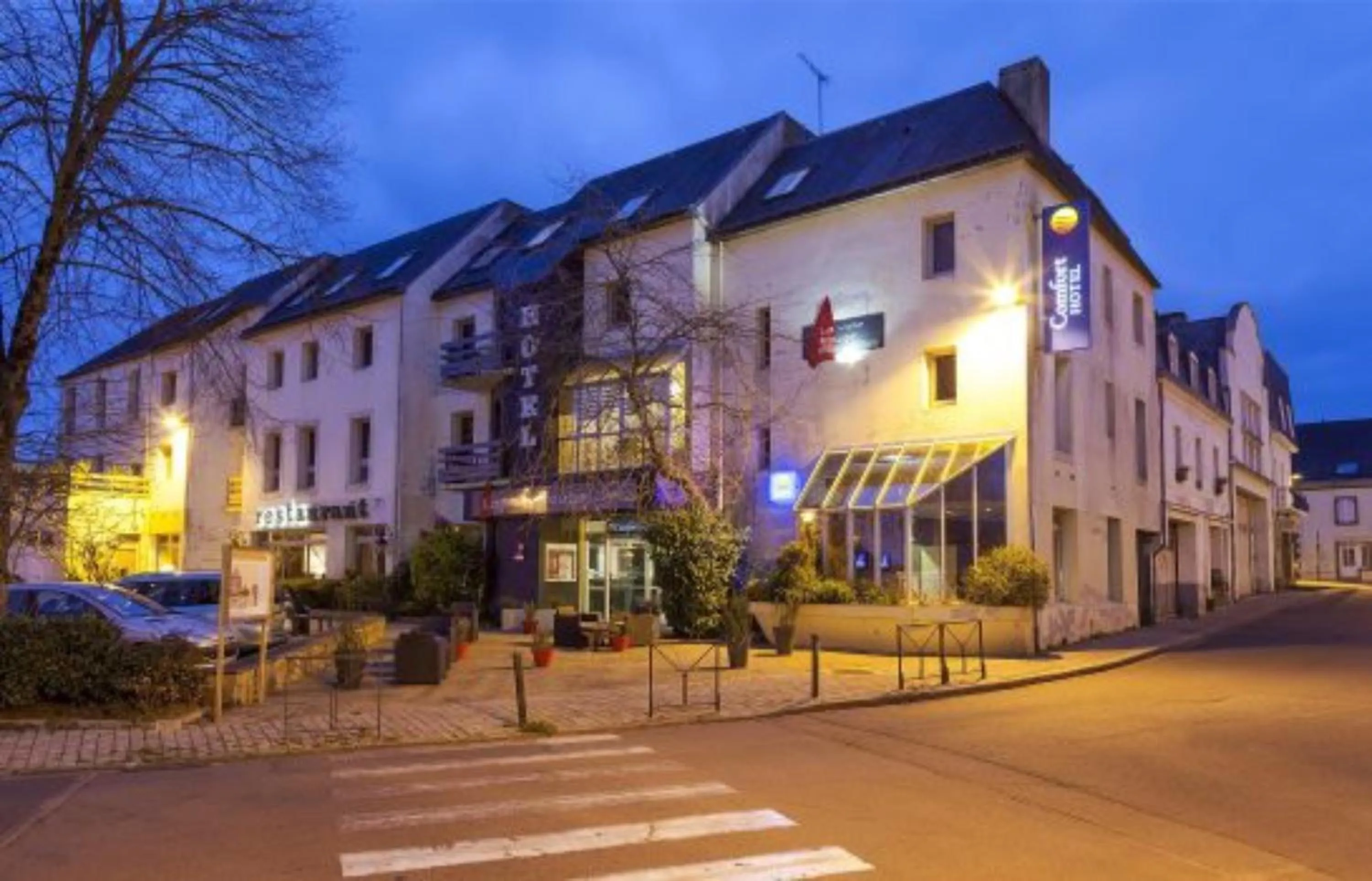 Property building in La Voile Rouge