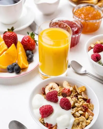 Continental breakfast in La Voile Rouge