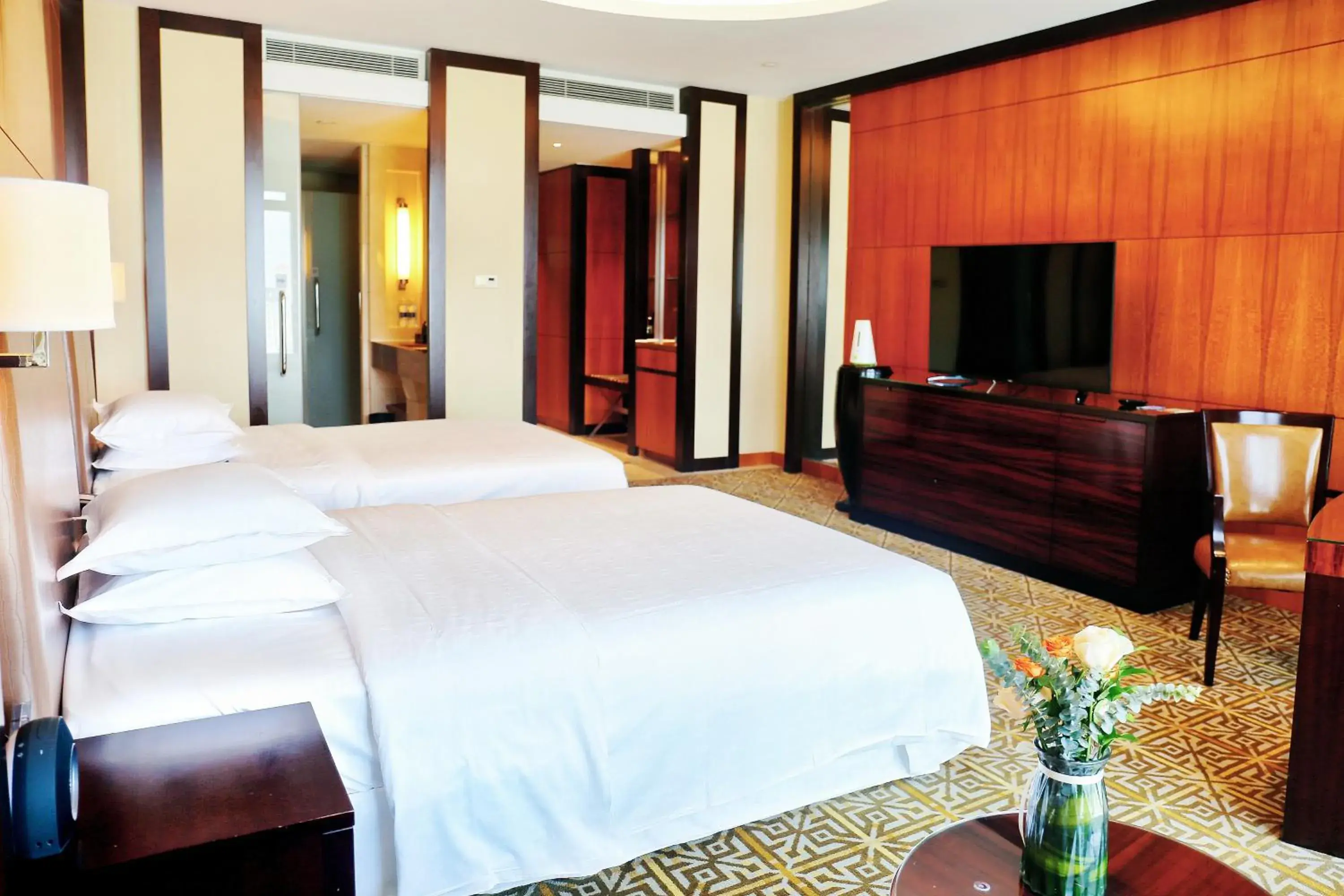 Superior Twin, Guest room, Twin/Single Bed(s), City view in Sheraton Jinan Hotel Superior Twin, Guest room, Twin/Single Bed(s), City view in Sheraton Jinan Hotel