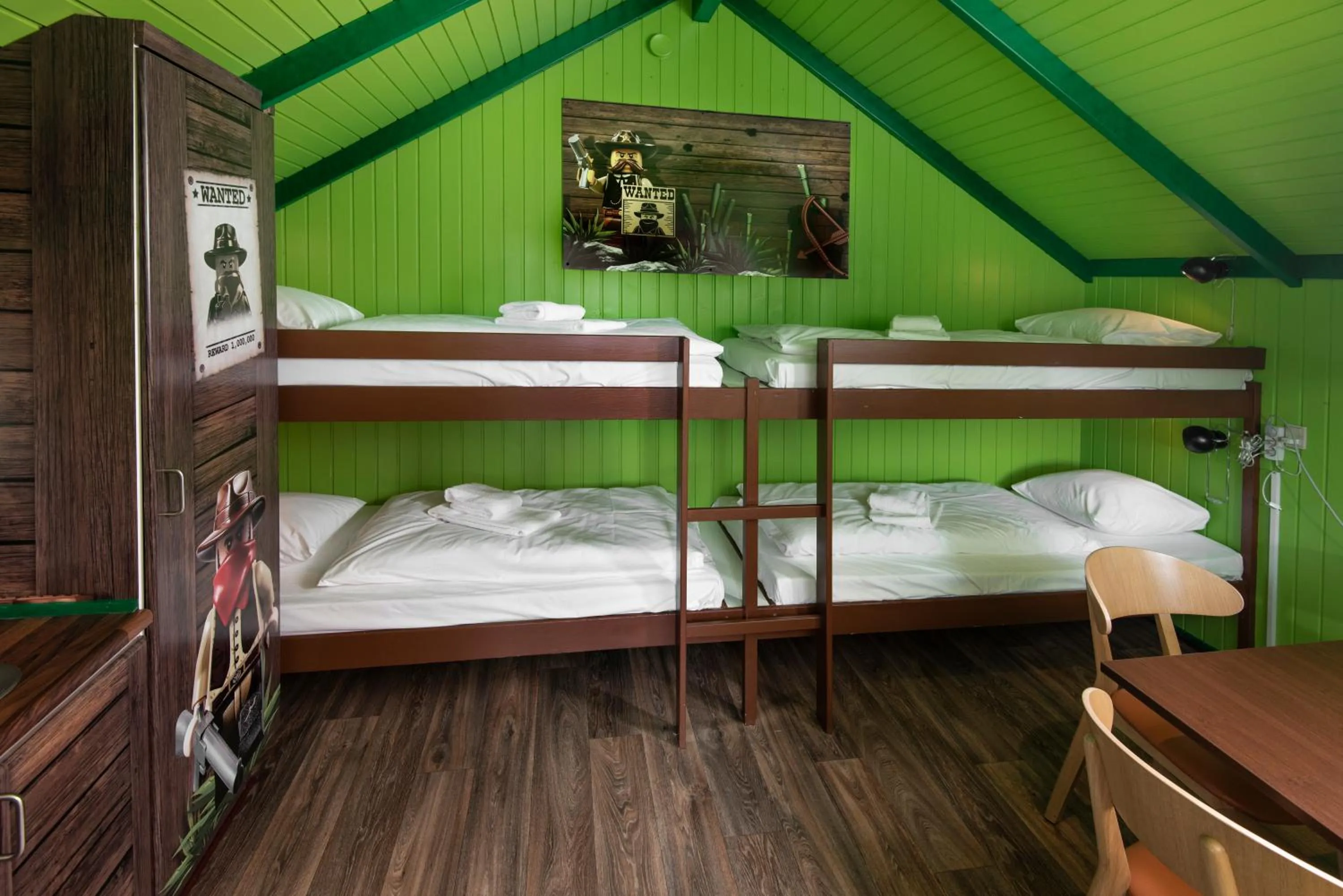 bunk bed, Bed in LEGOLAND Wilderness Barrels & Cabins
