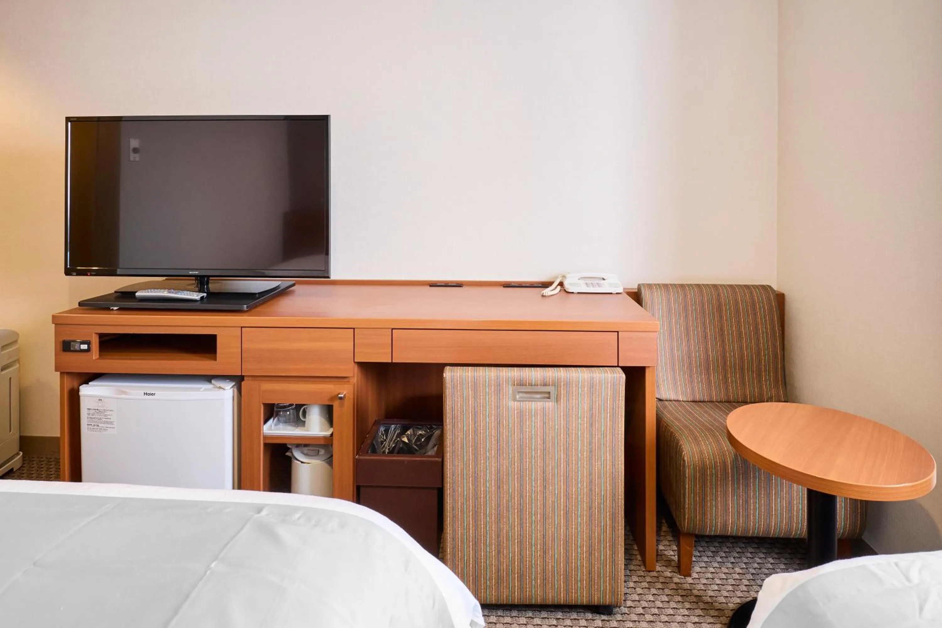 TV and multimedia in Vessel Inn Yachiyo Katsudai Station