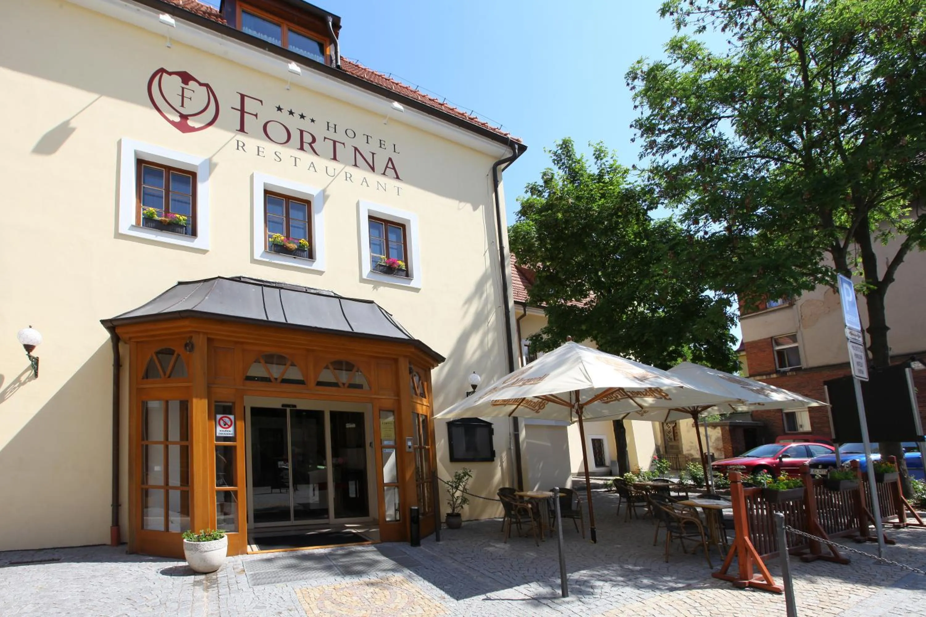 Facade/entrance in Hotel Fortna