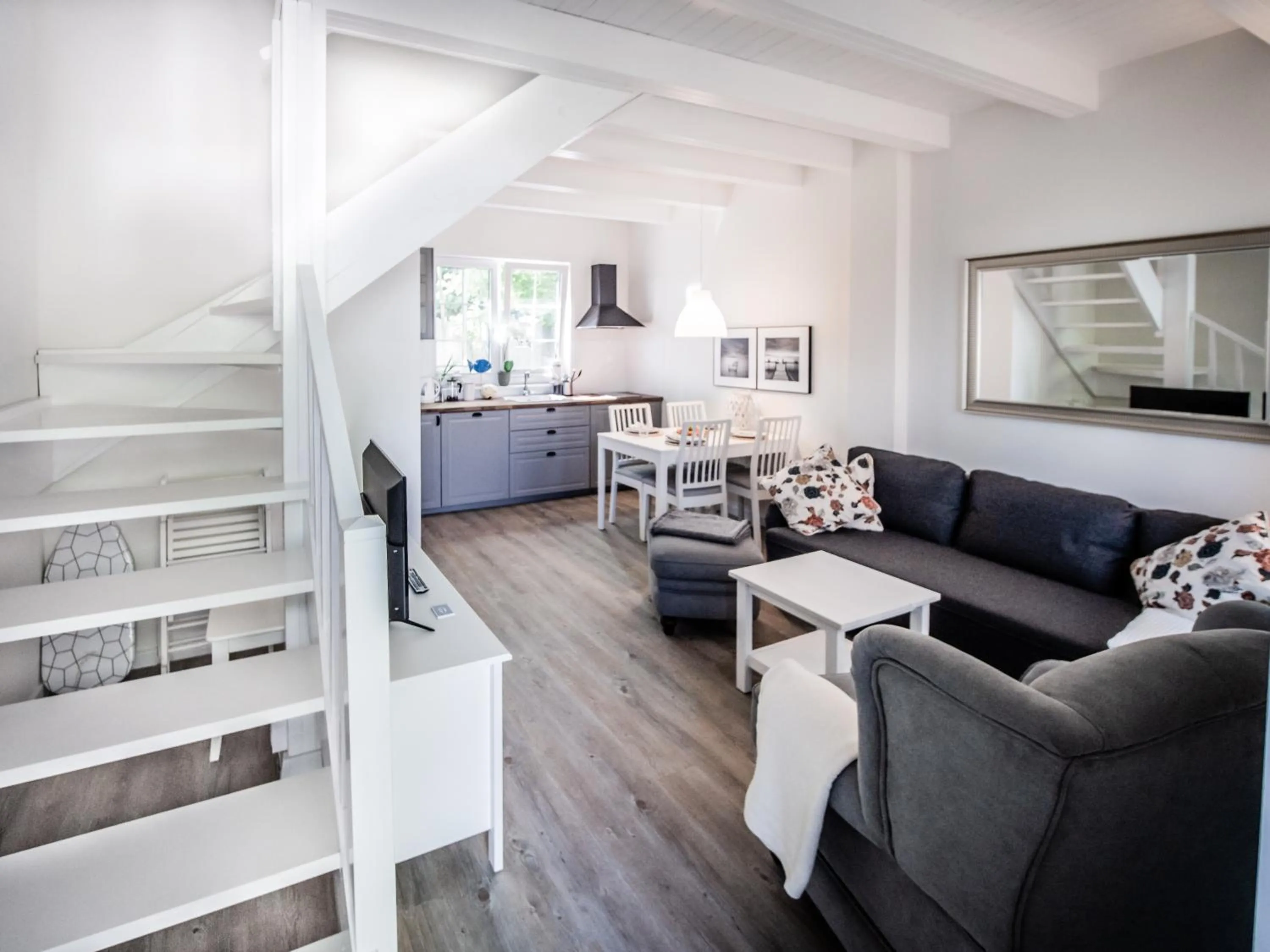 TV and multimedia in Holiday Bay