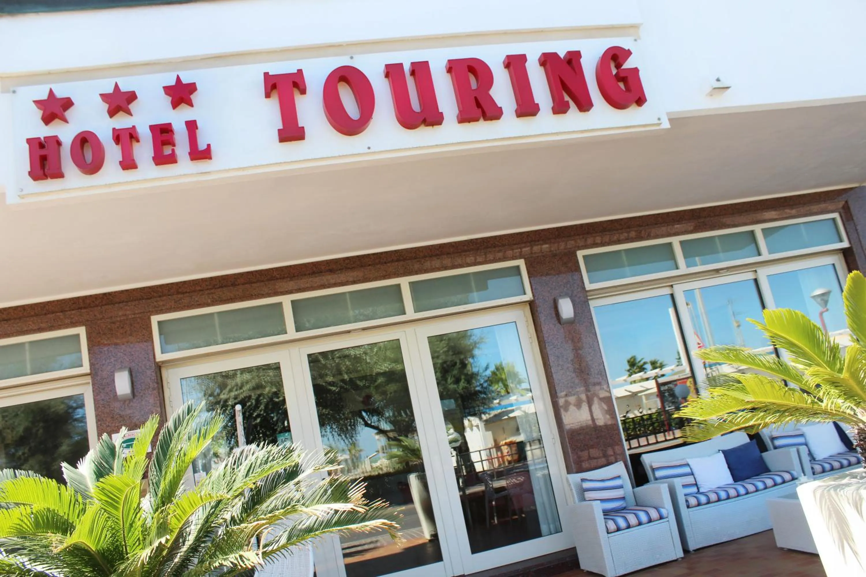 Facade/entrance in Hotel Touring