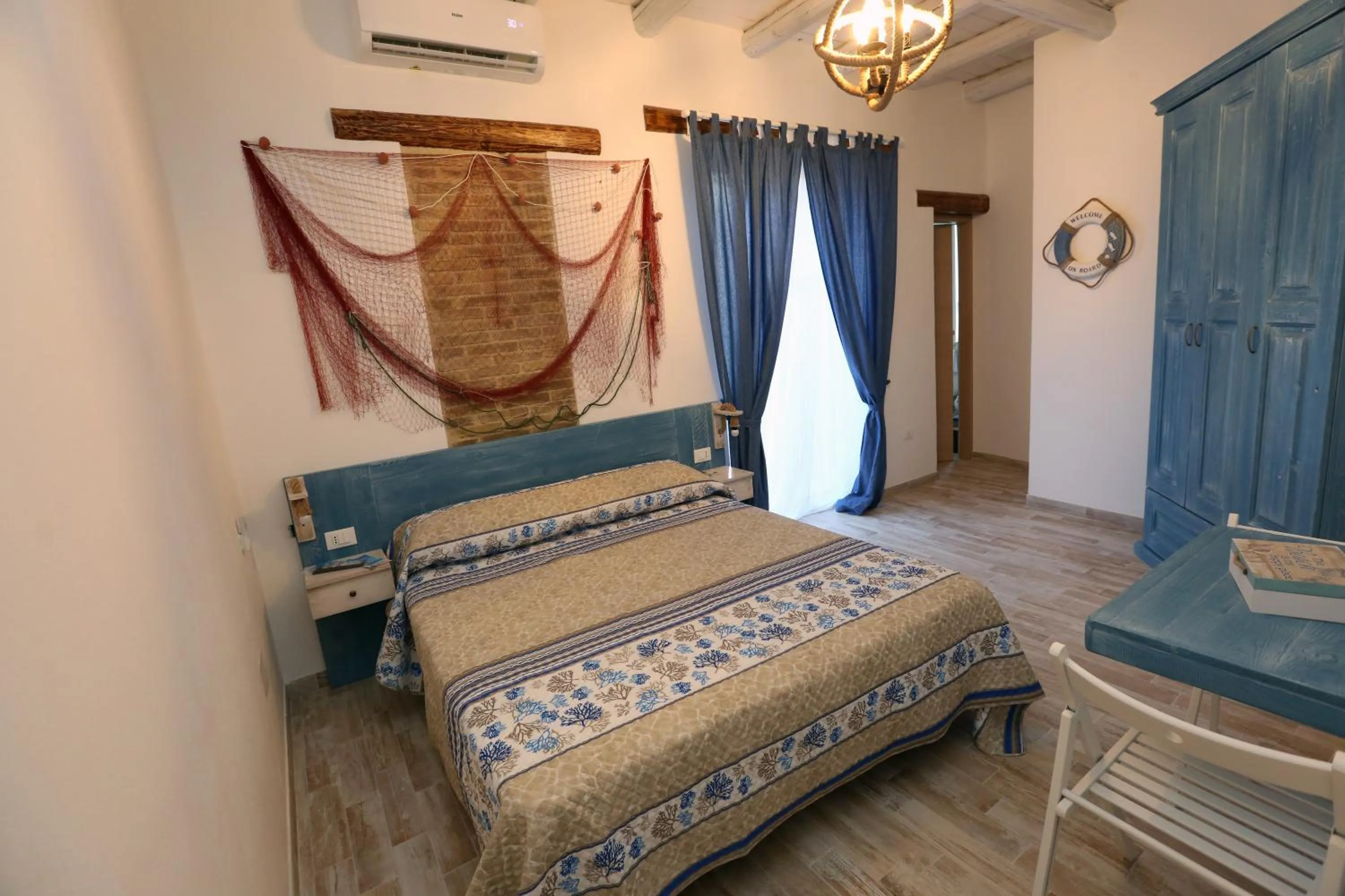 Photo of the whole room, Bed in ANTICA DIMORA DELL'AMMIRAGLIO