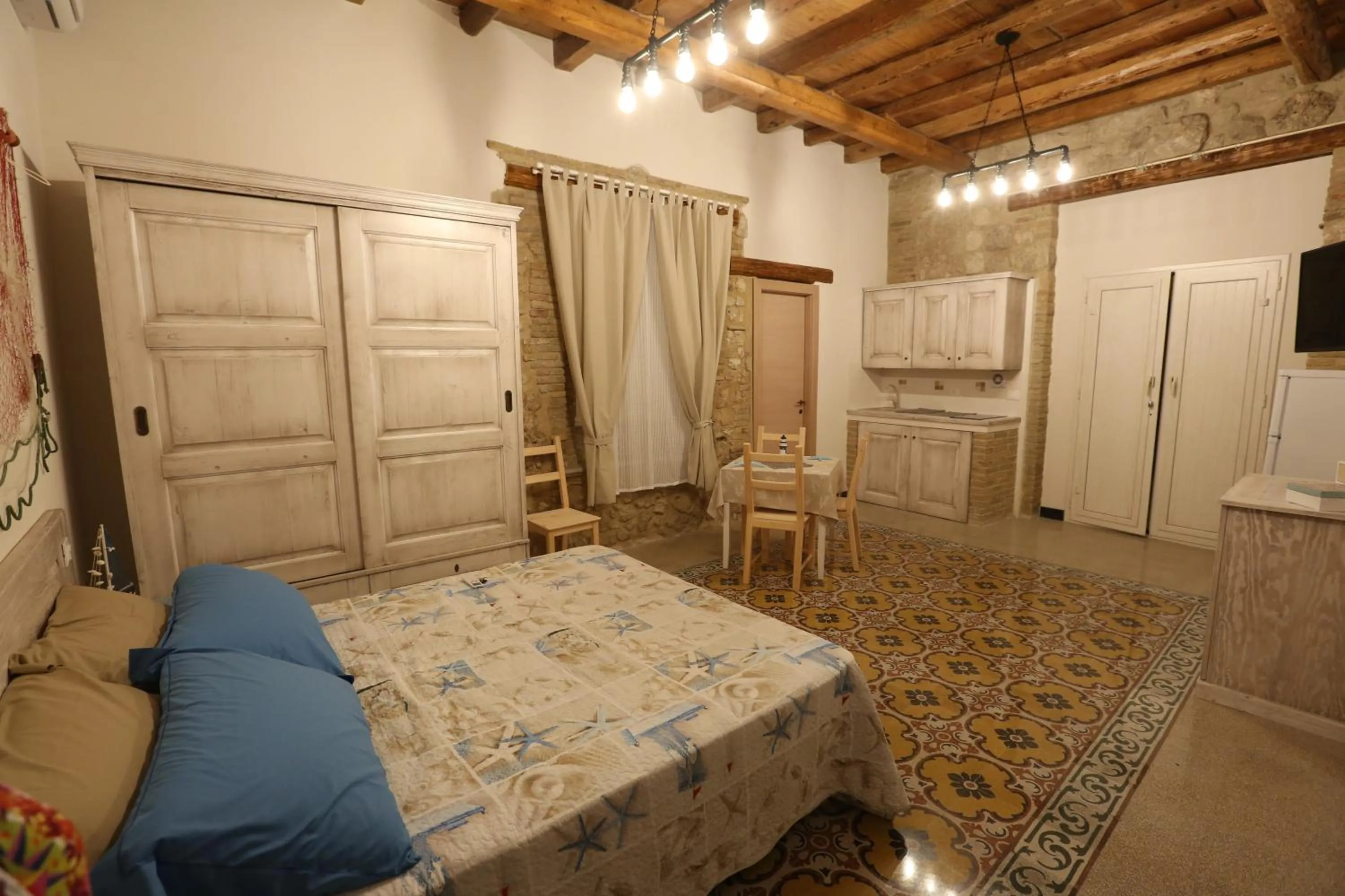 Bed in ANTICA DIMORA DELL'AMMIRAGLIO