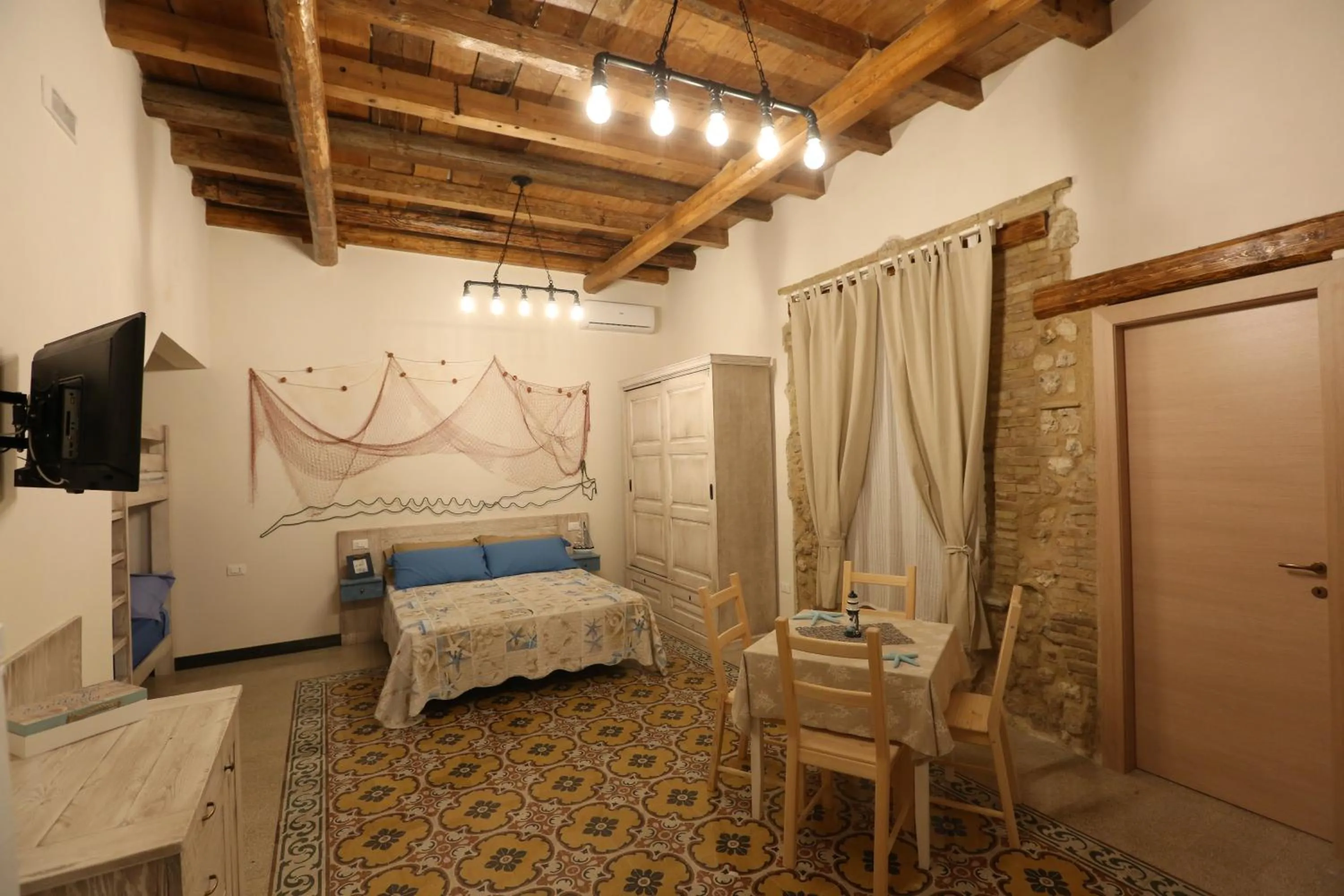 Bed in ANTICA DIMORA DELL'AMMIRAGLIO