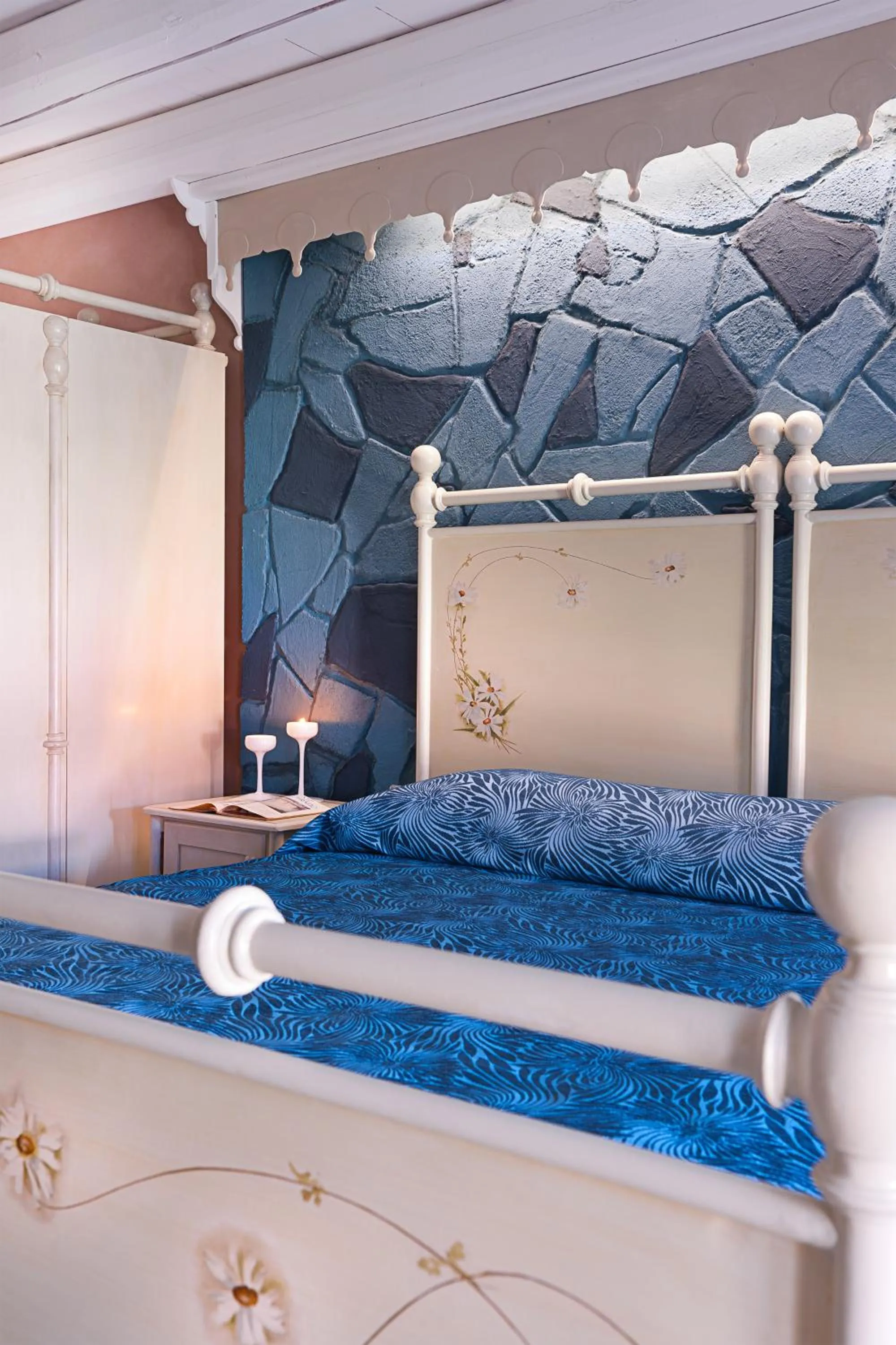 Decorative detail, Bed in Boutique Hotel Villa dei Campi