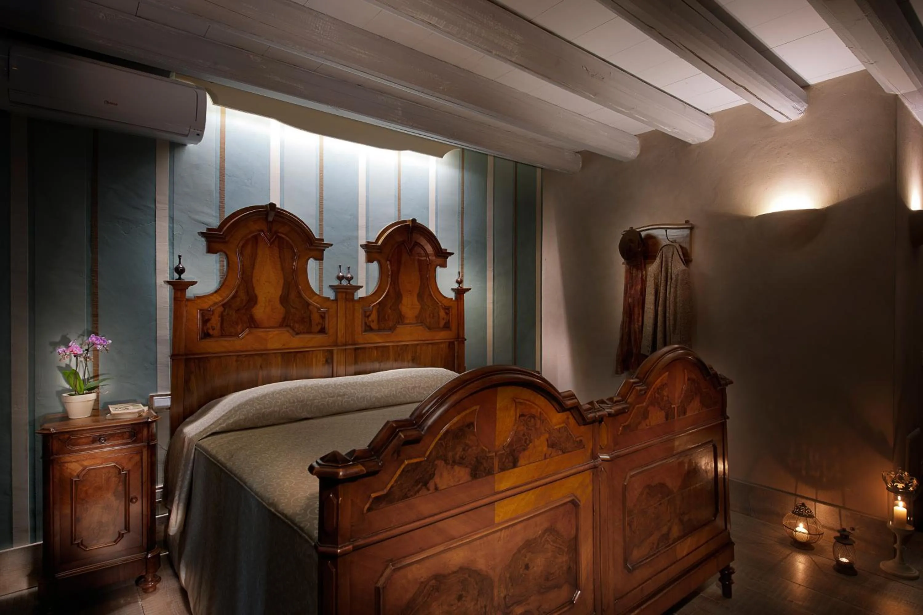 Decorative detail, Bed in Boutique Hotel Villa dei Campi