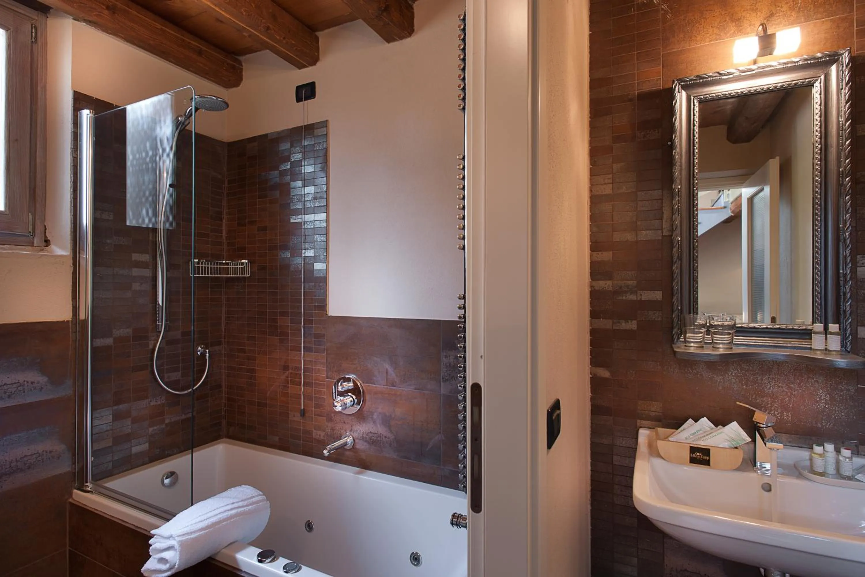 Toilet in Boutique Hotel Villa dei Campi