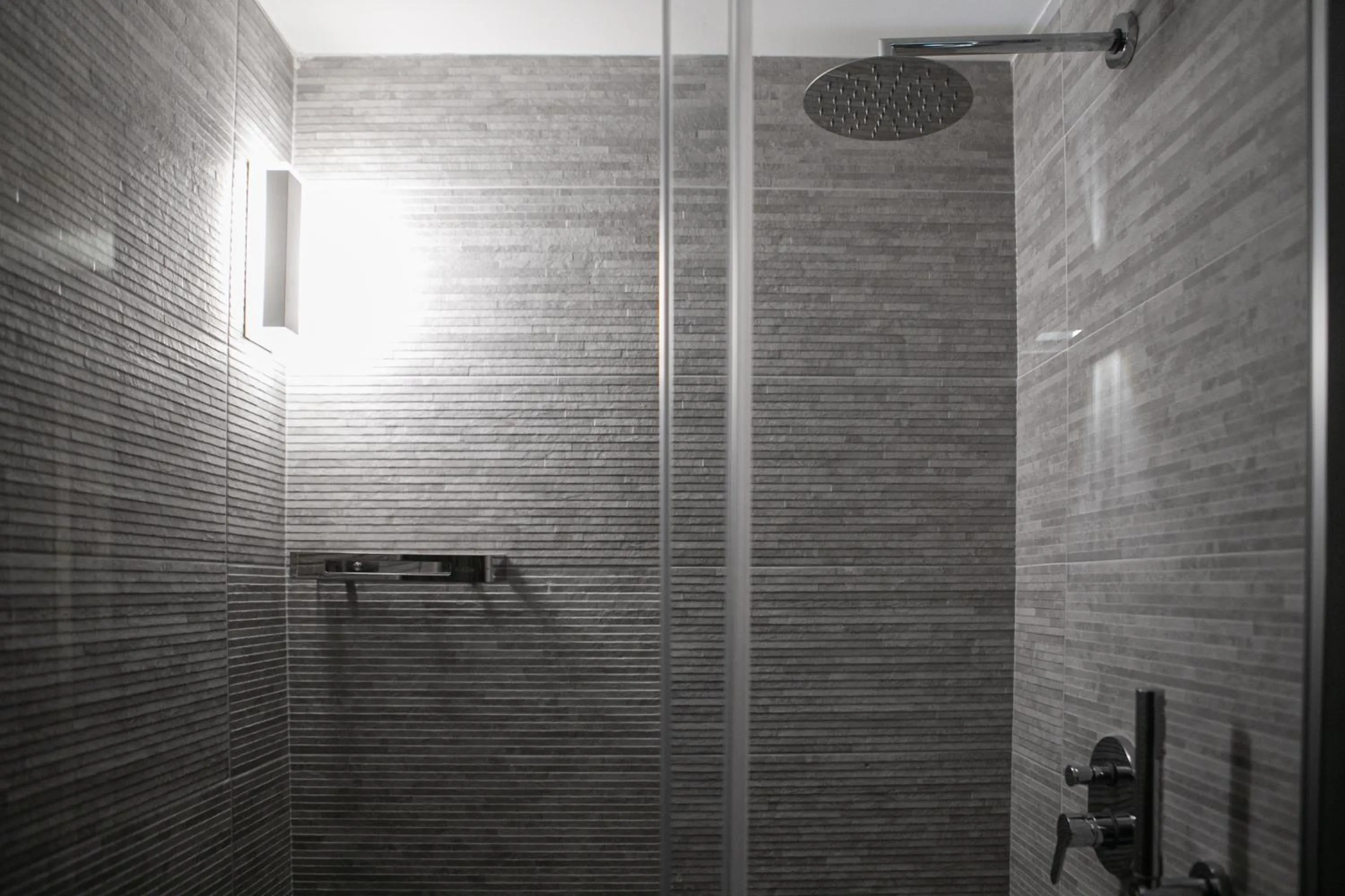 Shower in Imbriani Guest House