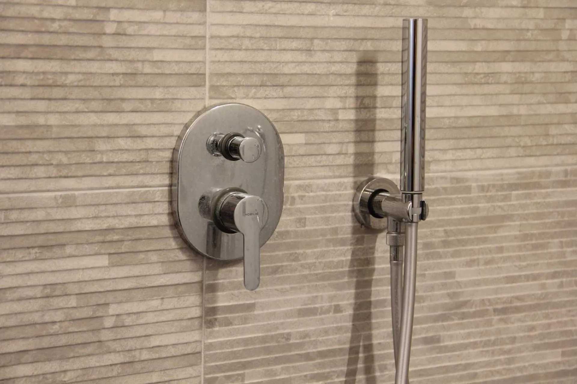 Shower in Imbriani Guest House