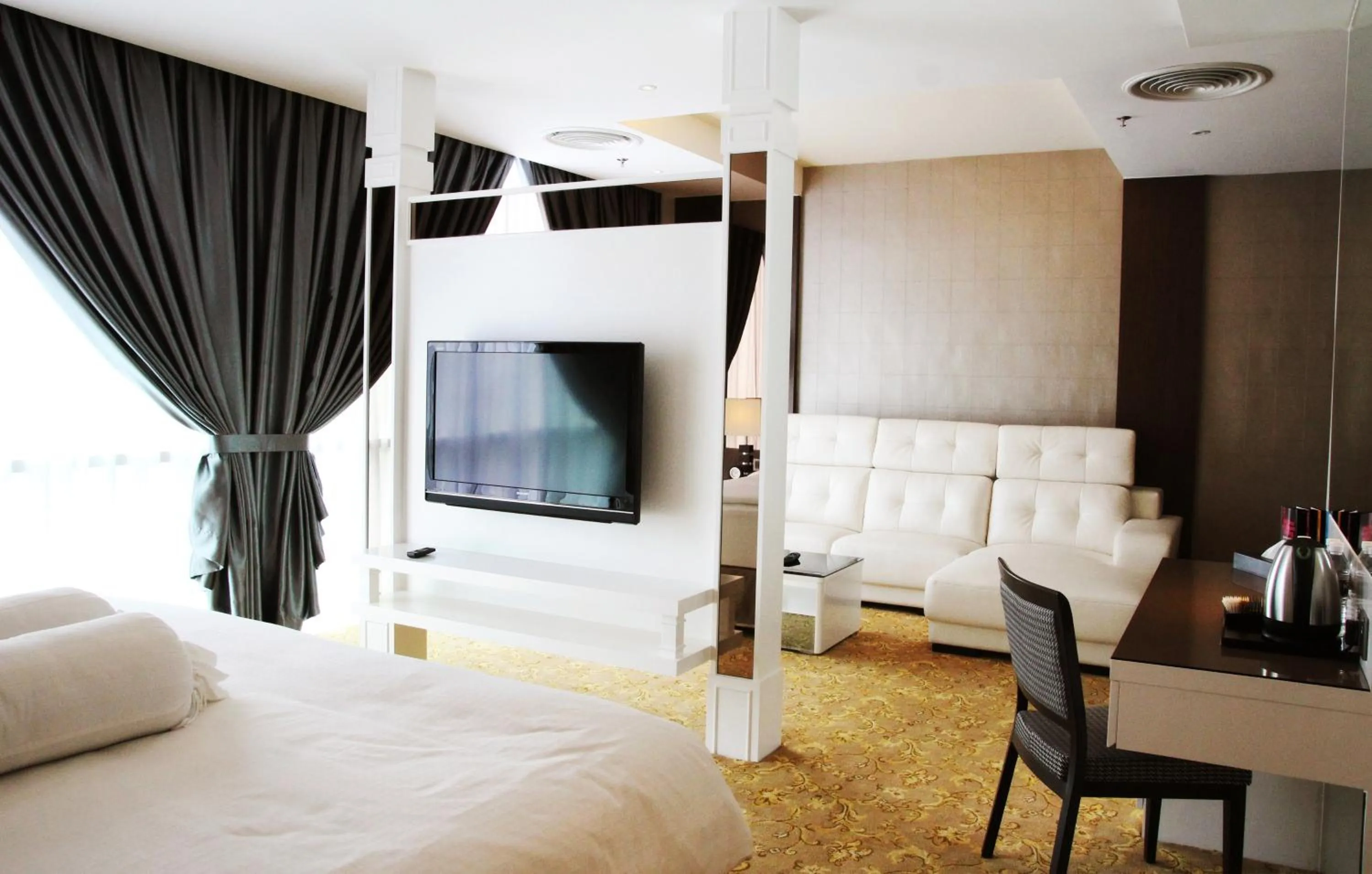 Bed in KSL Hotel & Resort