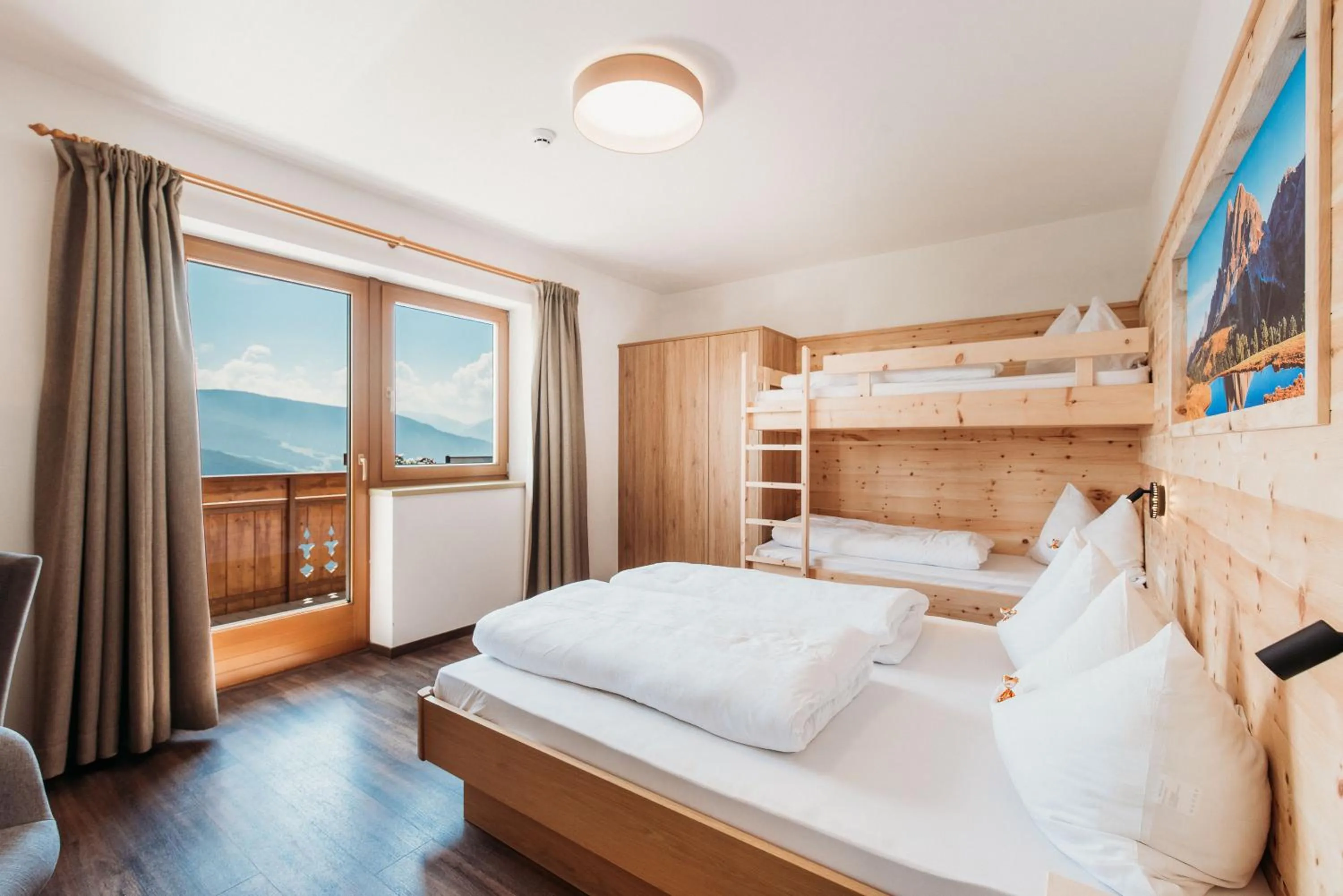 Photo of the whole room, Bed in Pension Sonnenhof