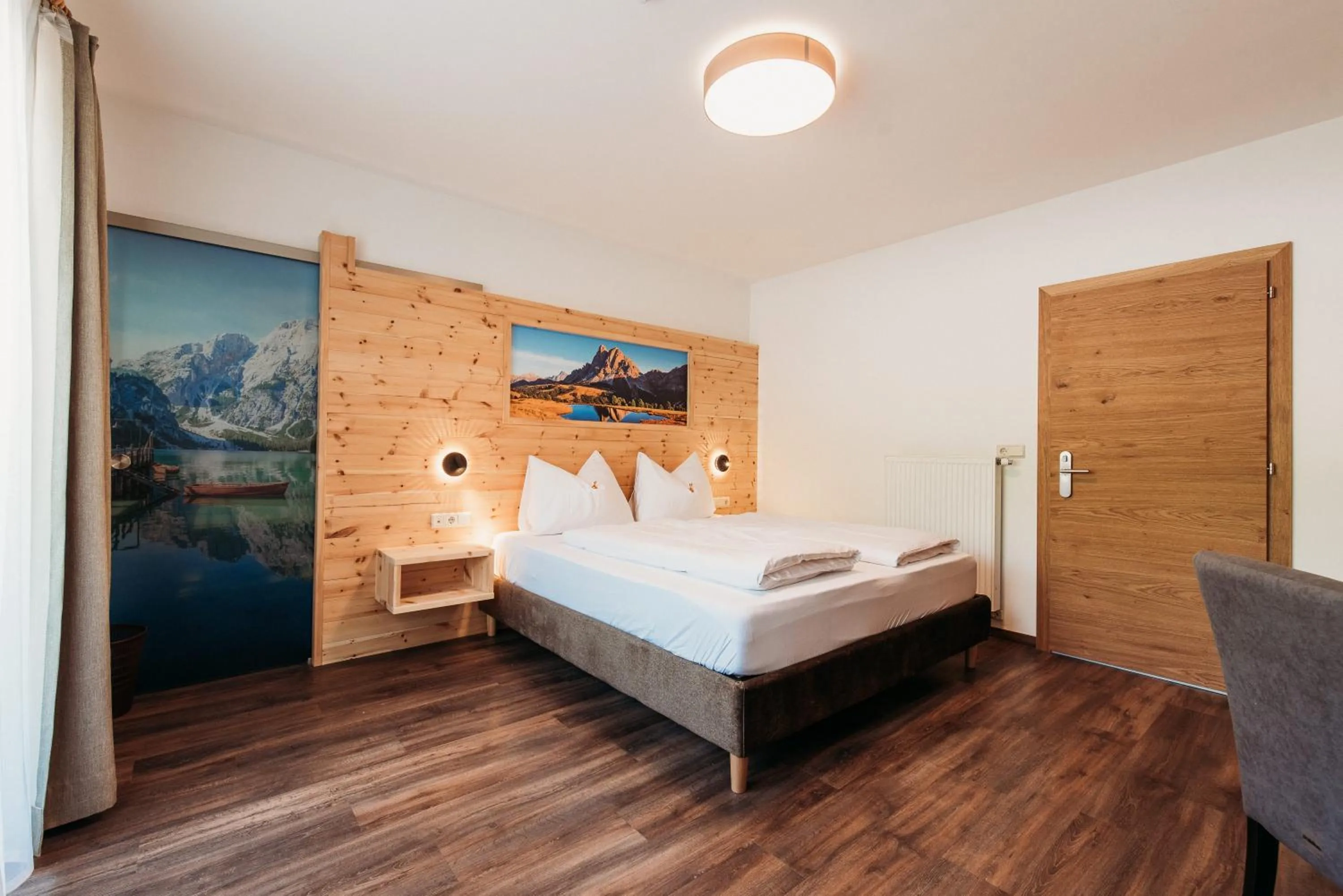 Photo of the whole room, Bed in Pension Sonnenhof