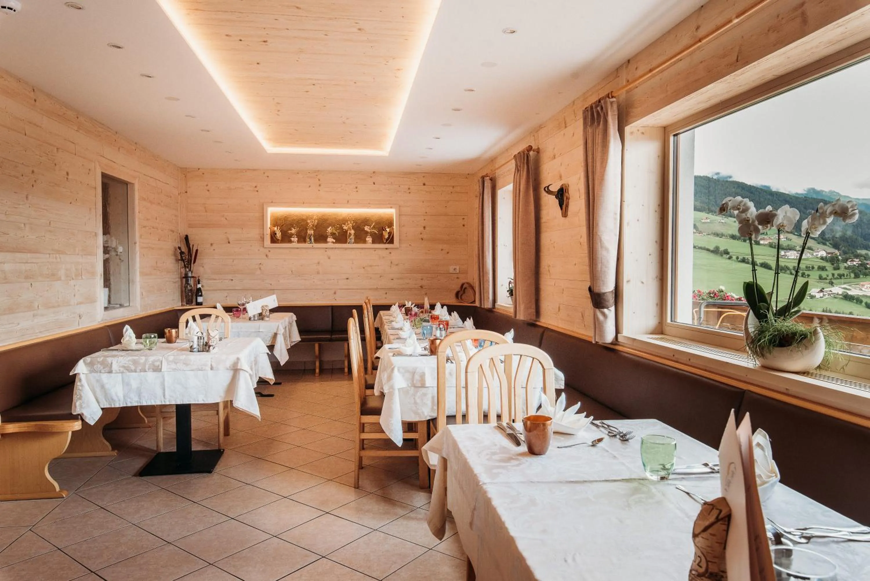 Communal lounge/ TV room in Pension Sonnenhof