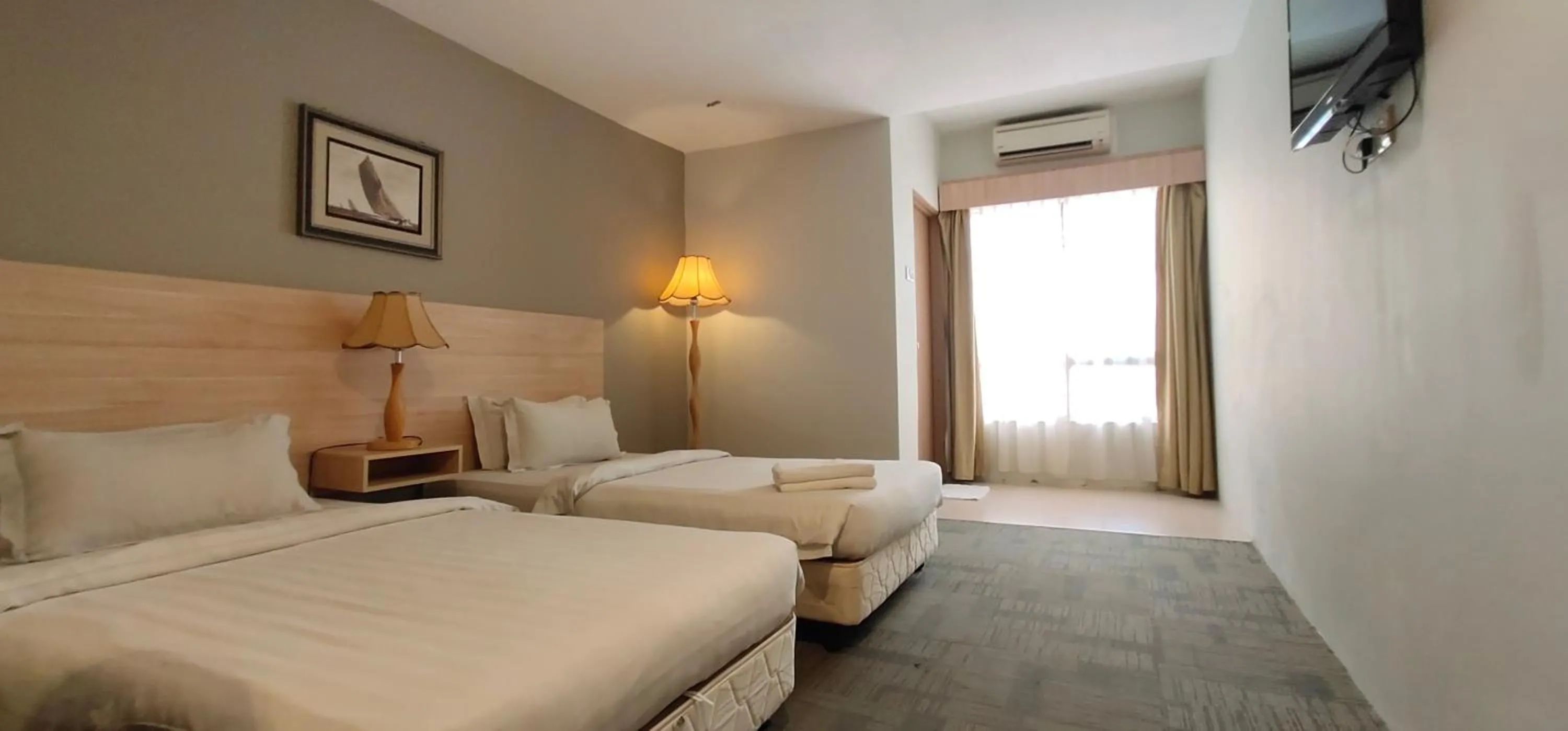 Shower, Bed in Prima Hotel Melaka