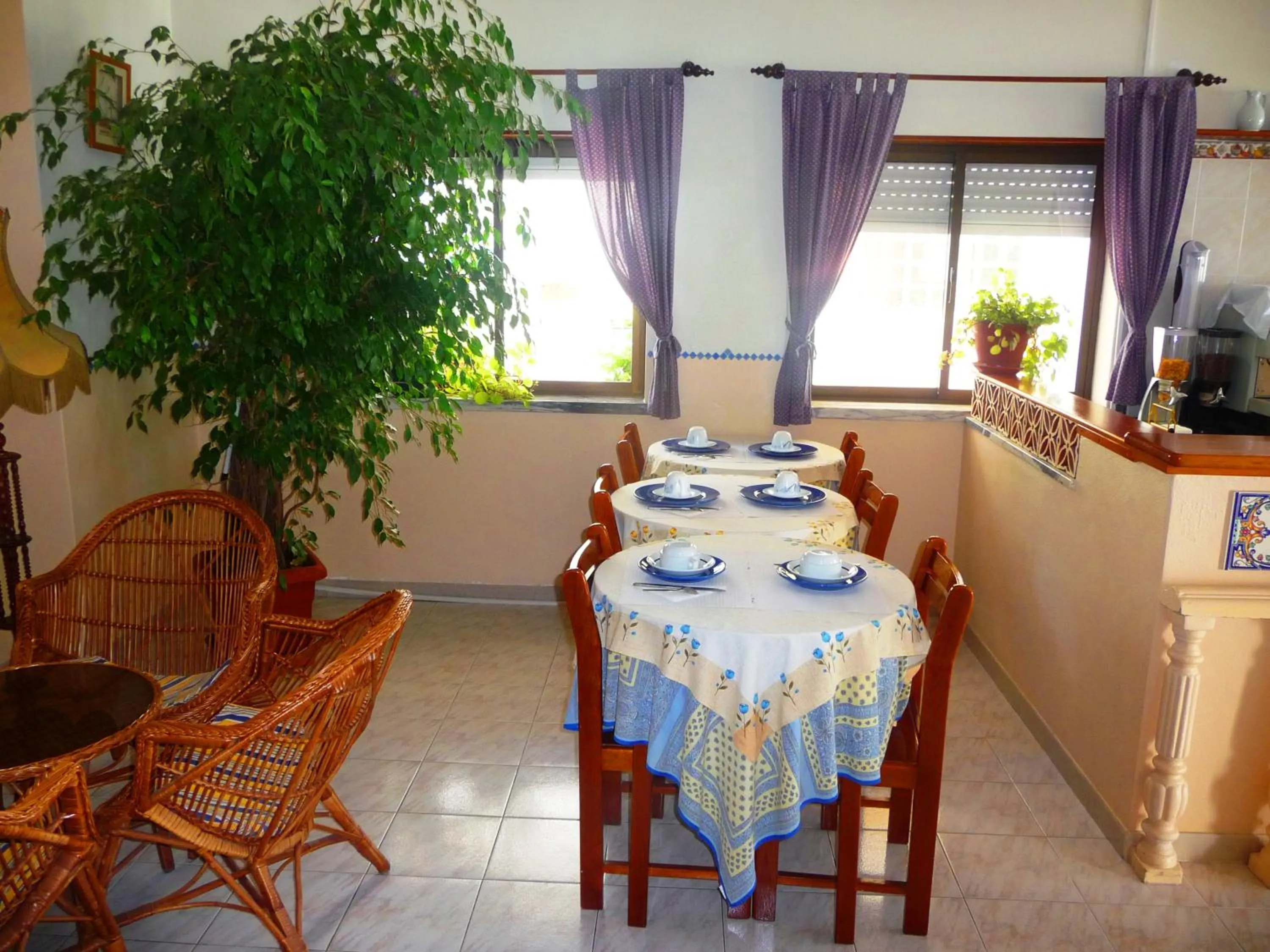 Restaurant/places to eat in Marazul